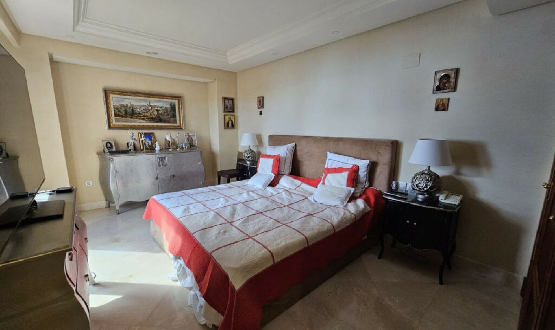 Resale - Apartment -
Estepona