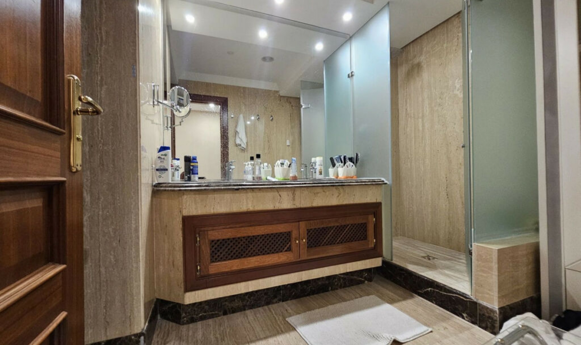 Resale - Apartment -
Estepona