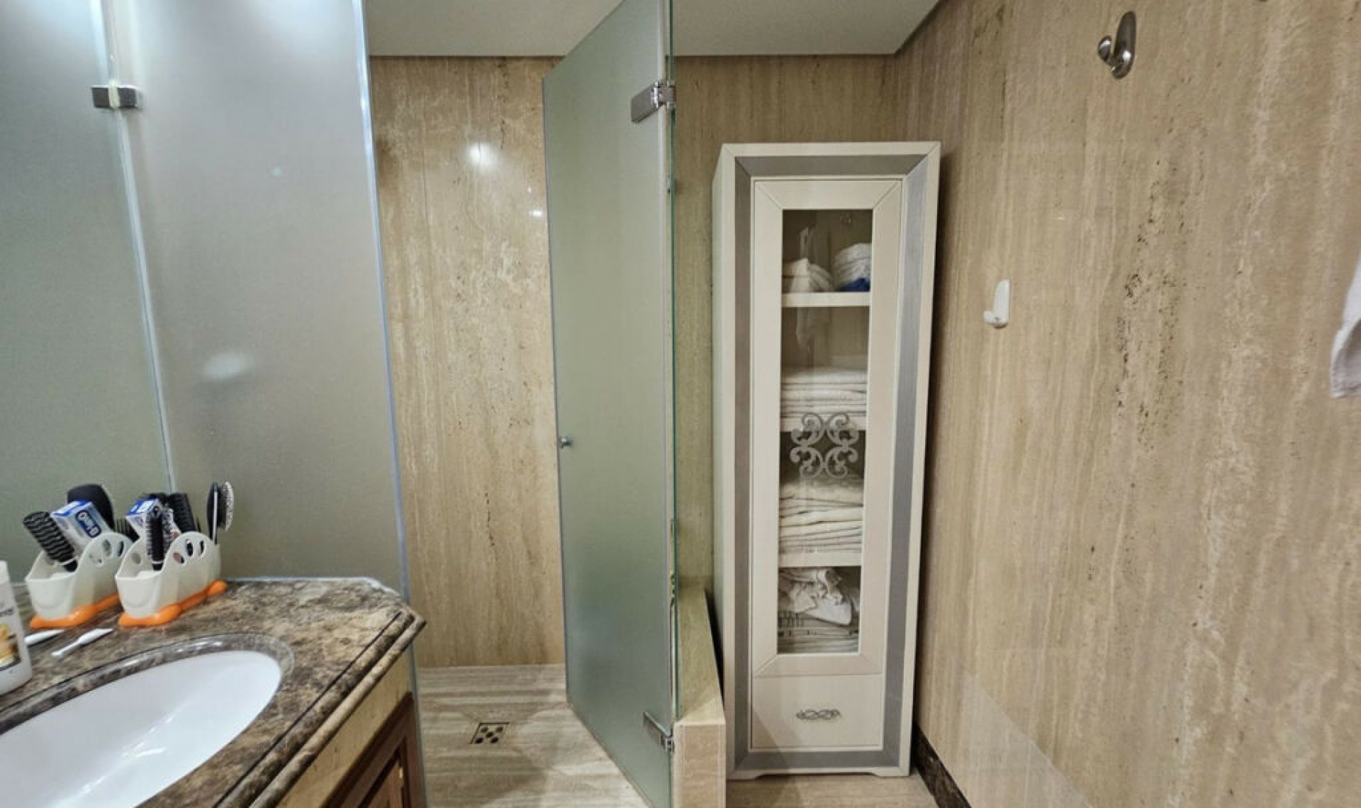 Resale - Apartment -
Estepona