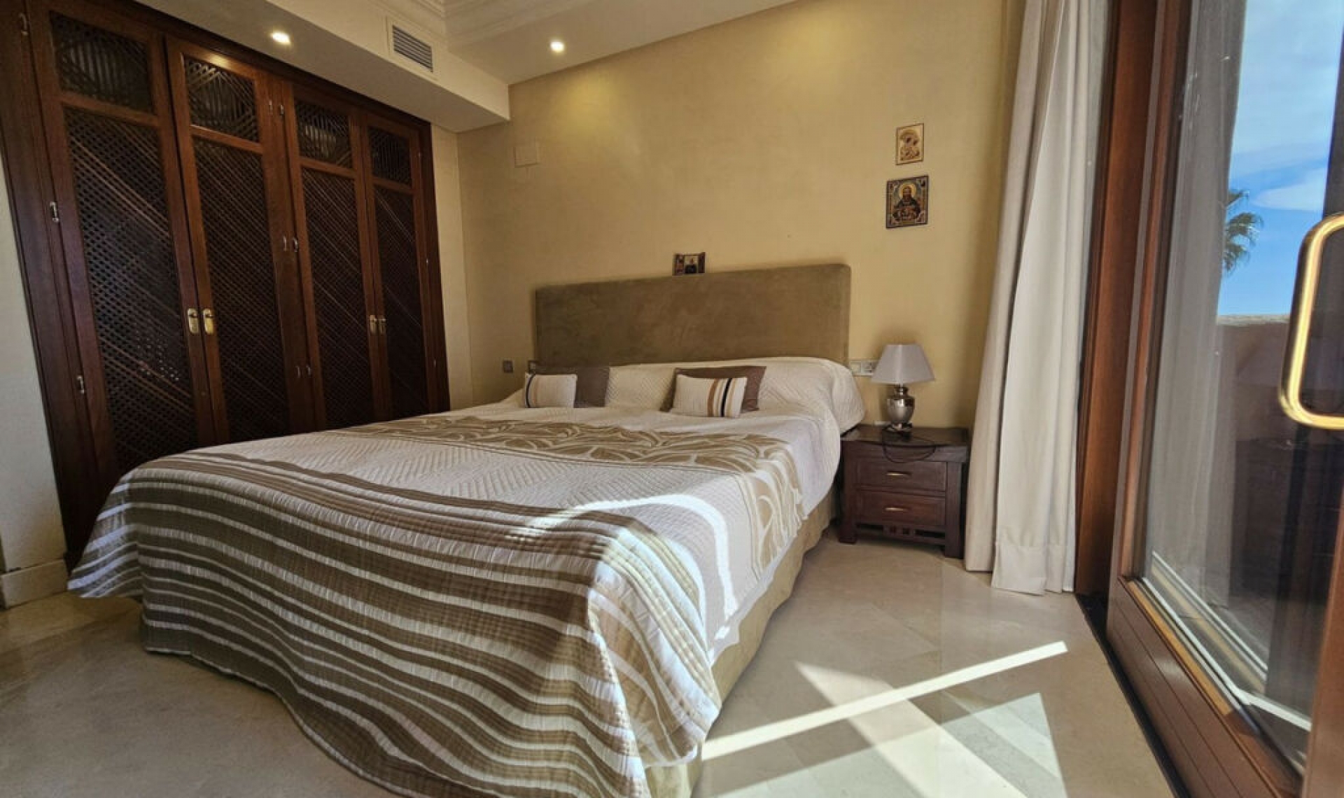 Resale - Apartment -
Estepona