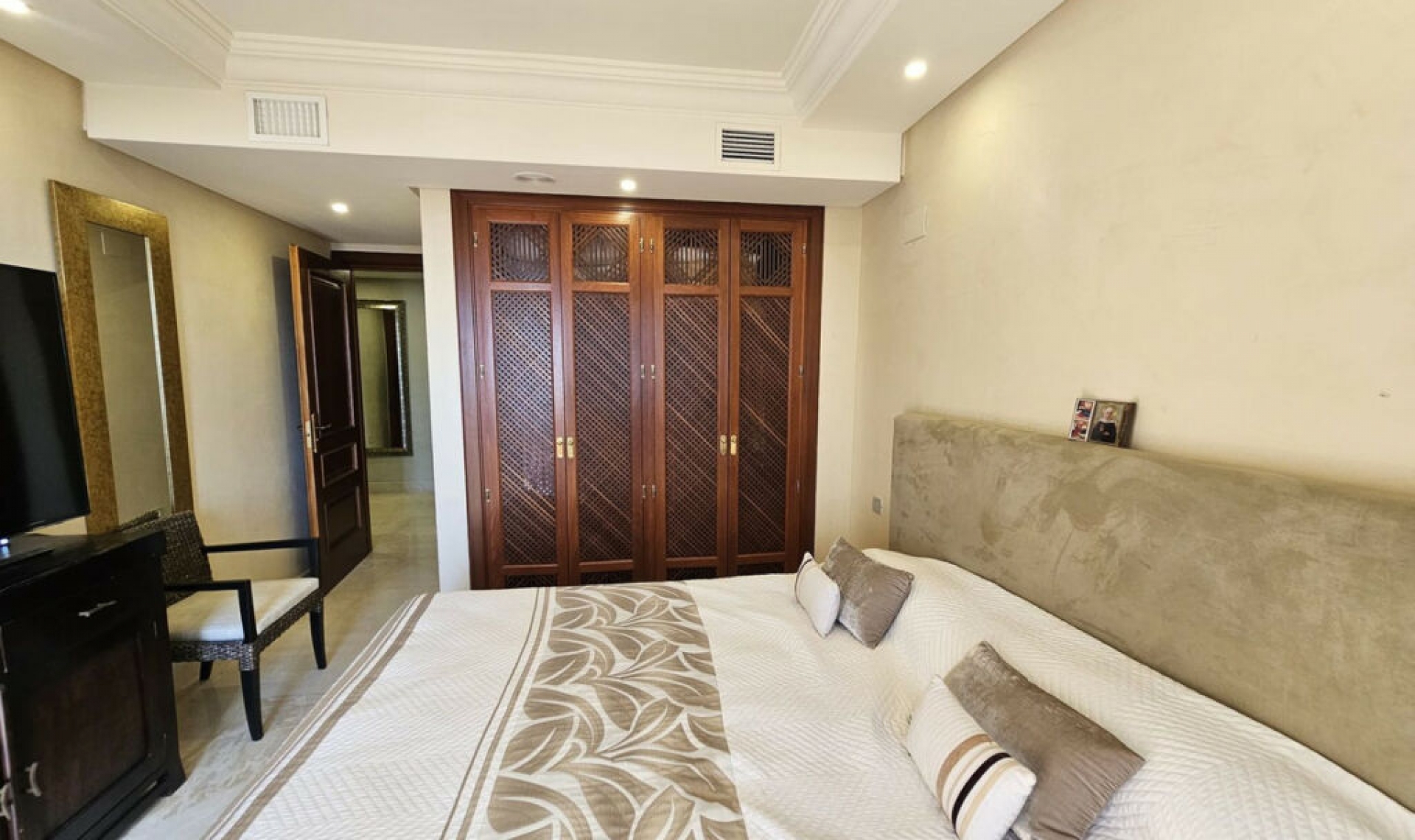 Resale - Apartment -
Estepona