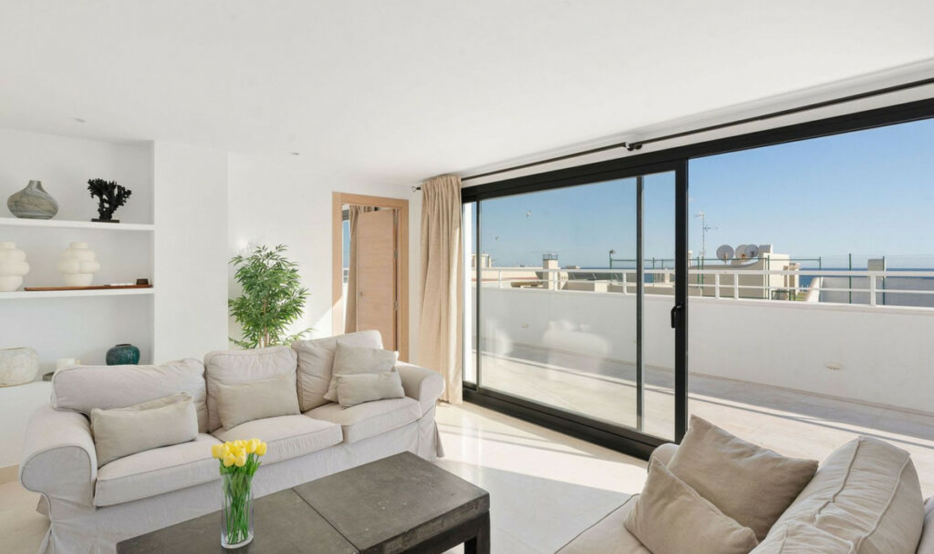 Resale - Apartment -
Estepona