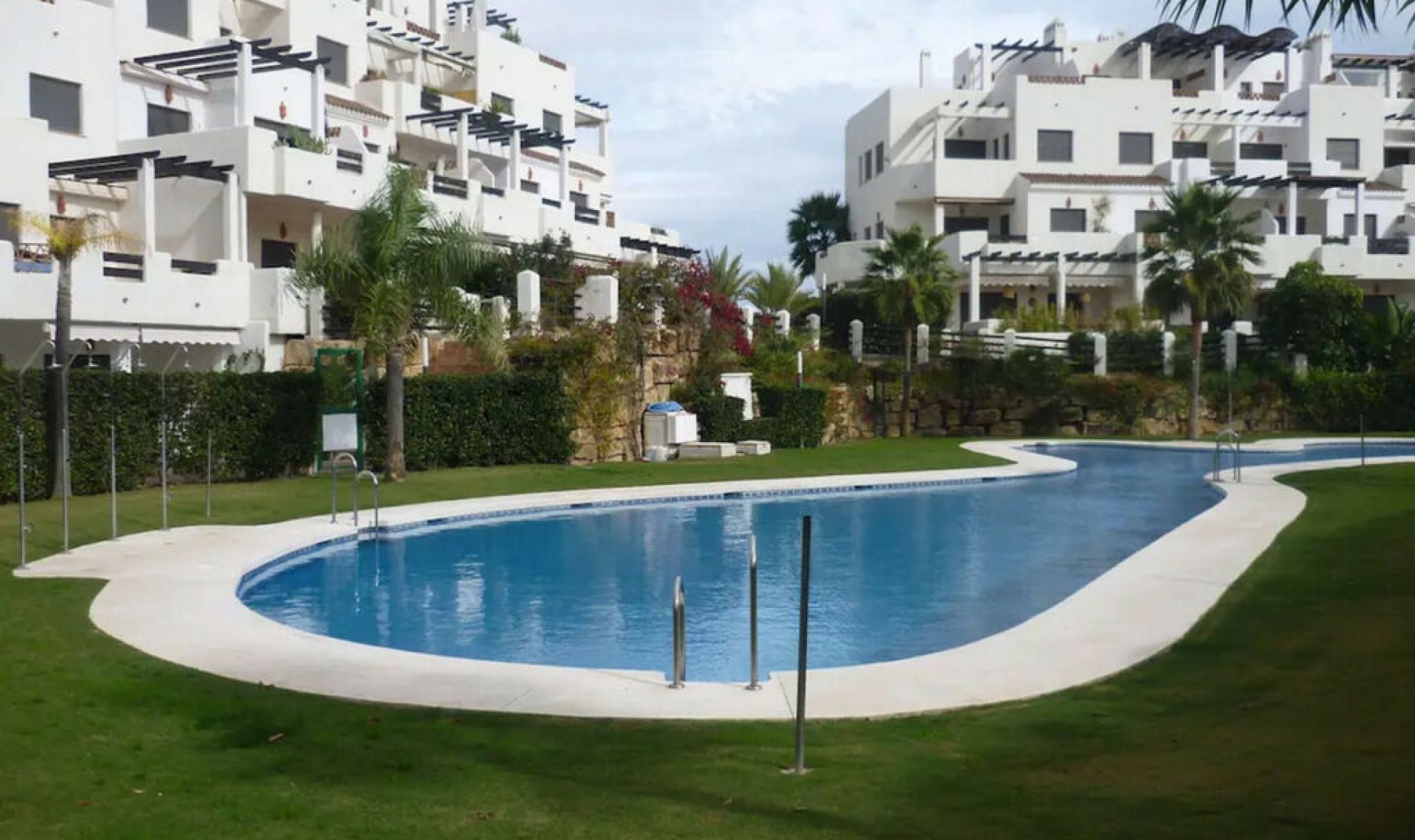 Resale - Apartment -
Estepona