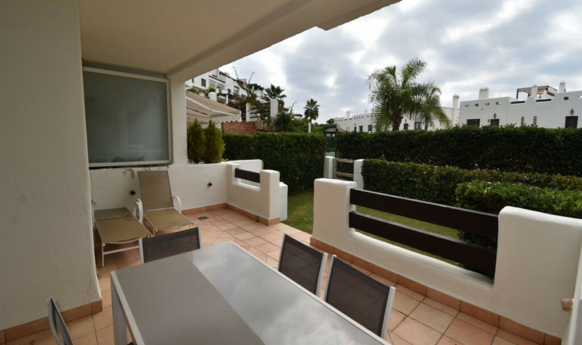 Resale - Apartment -
Estepona