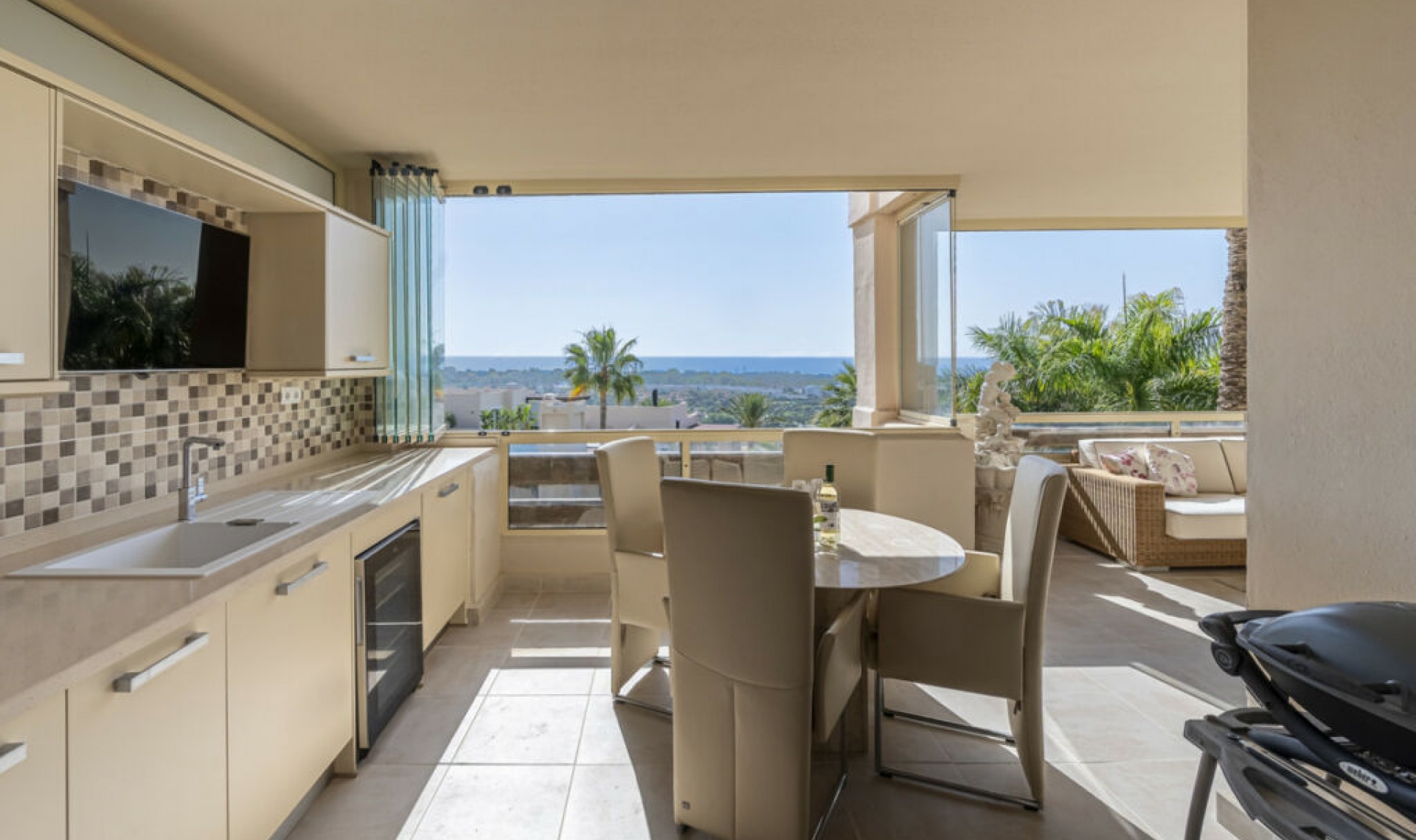 Resale - Apartment -
Estepona