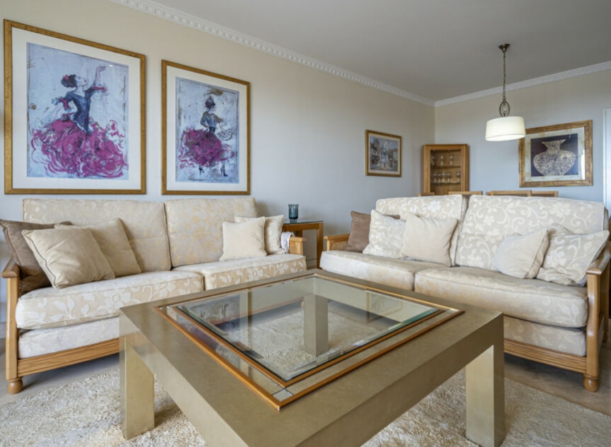 Resale - Apartment -
Estepona