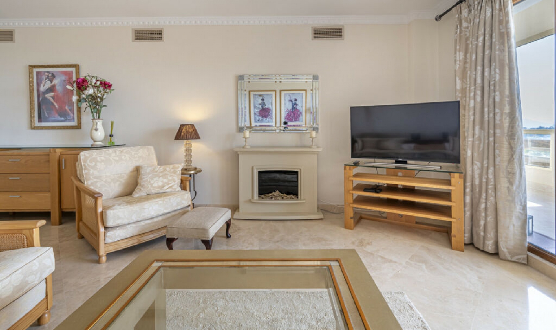 Resale - Apartment -
Estepona