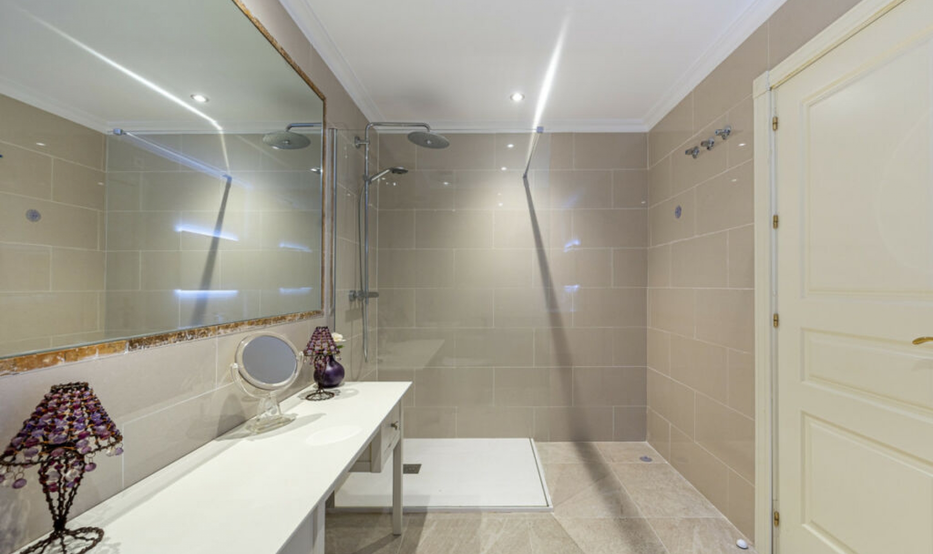 Resale - Apartment -
Estepona