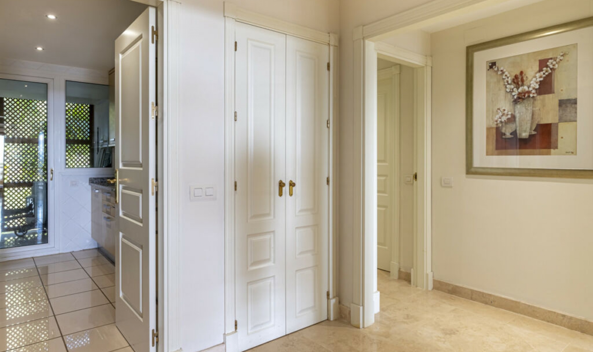 Resale - Apartment -
Estepona