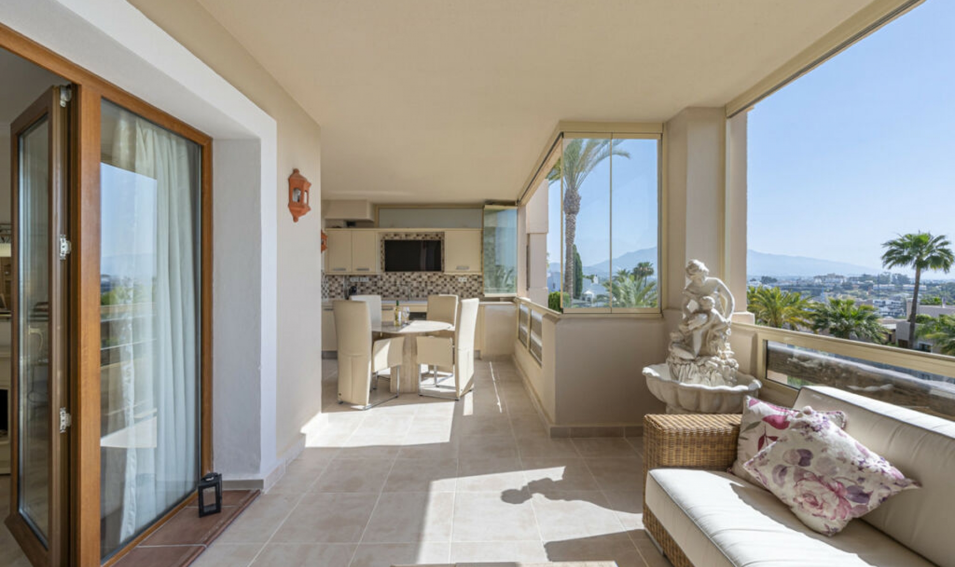 Resale - Apartment -
Estepona
