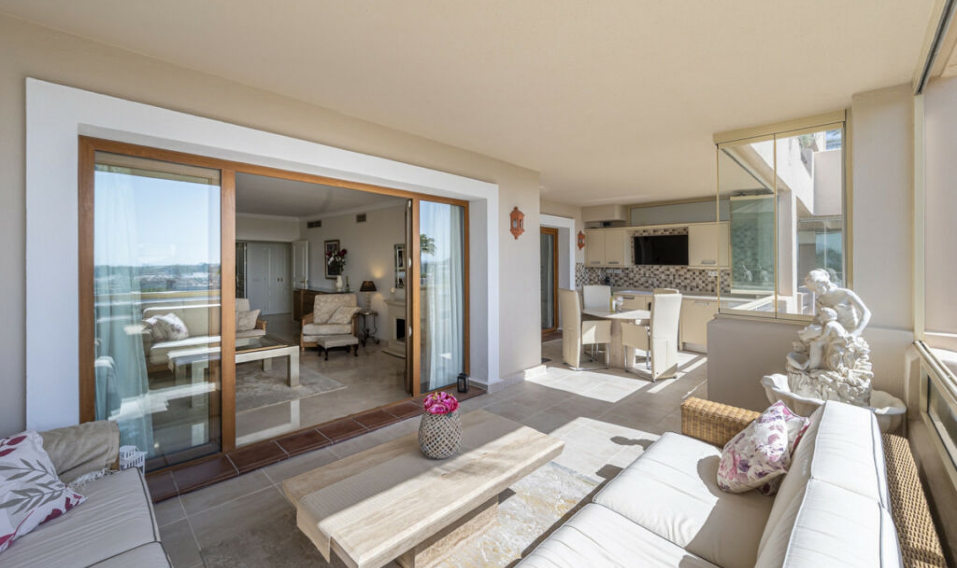 Resale - Apartment -
Estepona