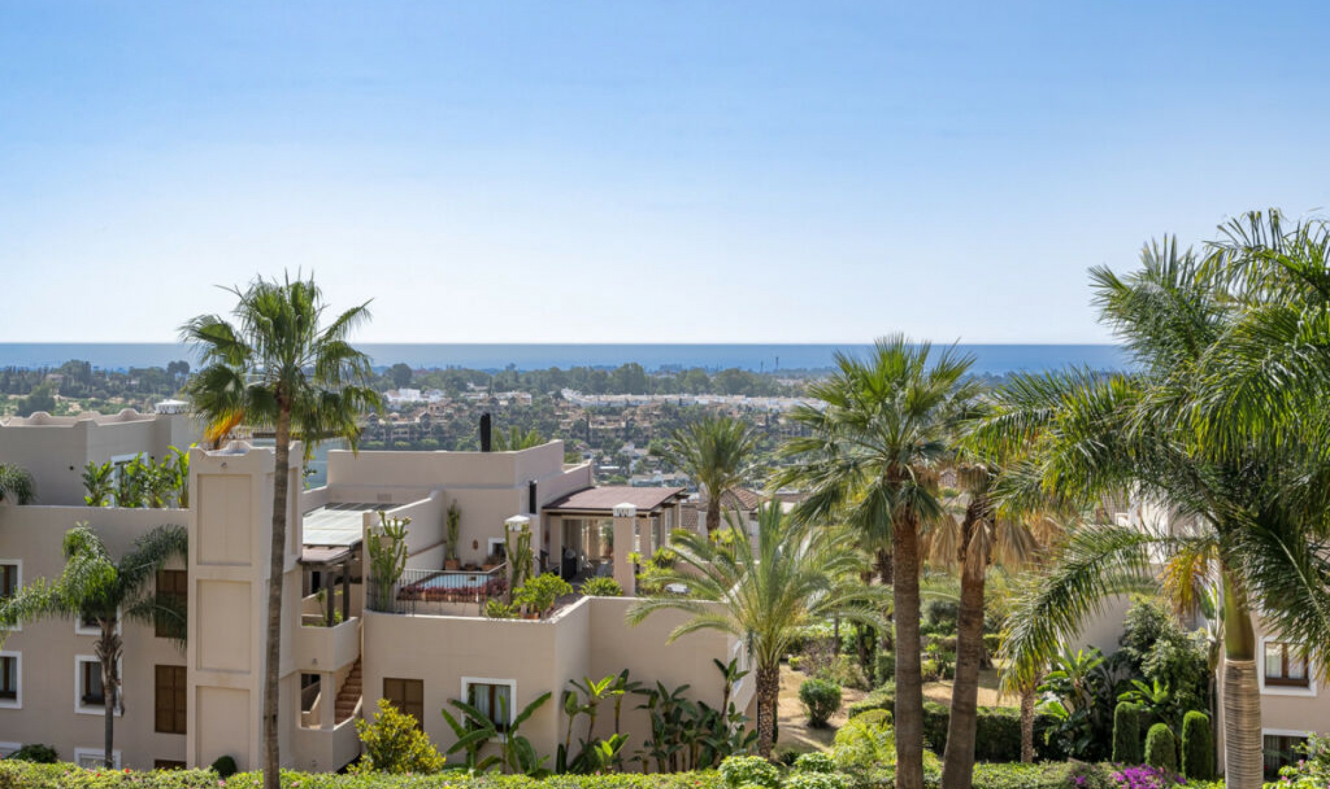 Resale - Apartment -
Estepona