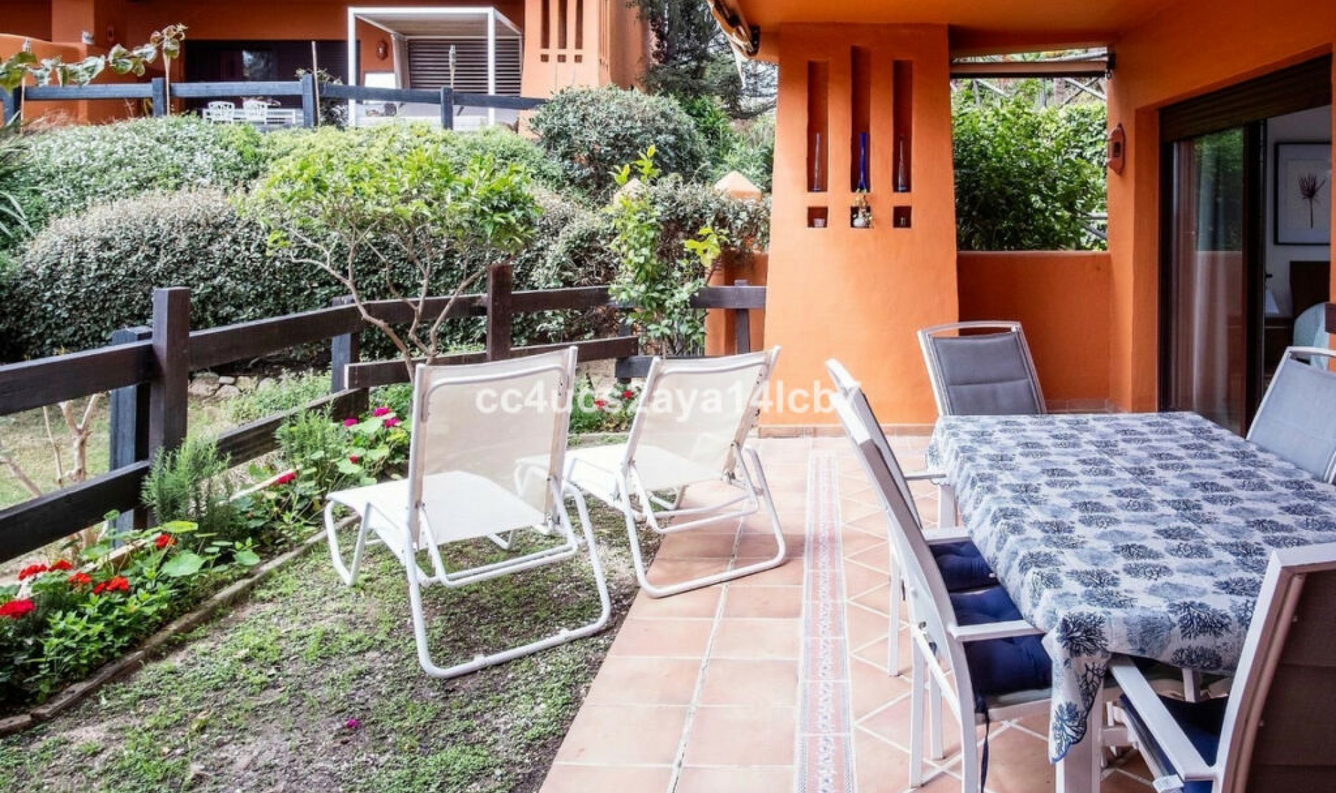 Resale - Apartment -
Estepona