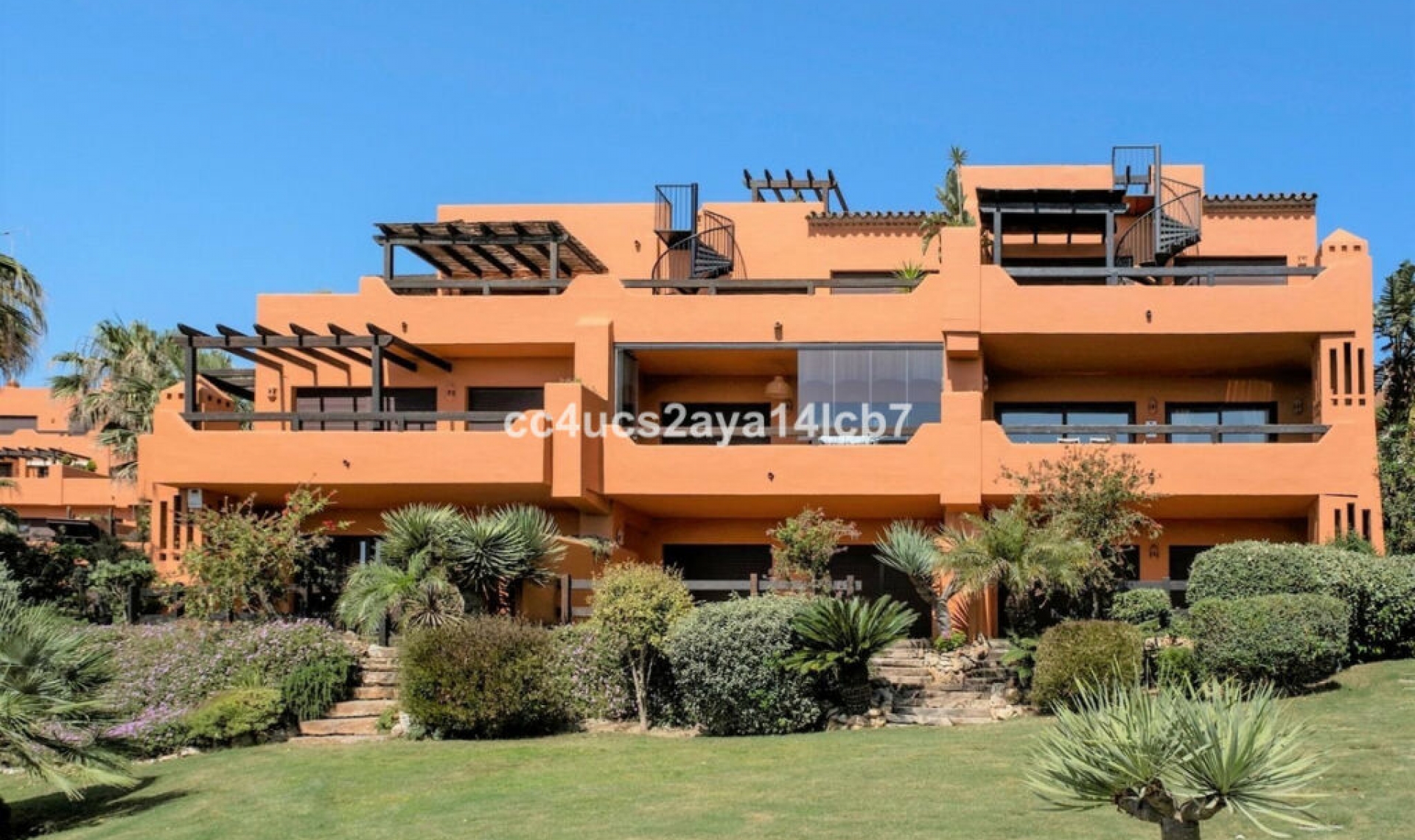 Resale - Apartment -
Estepona