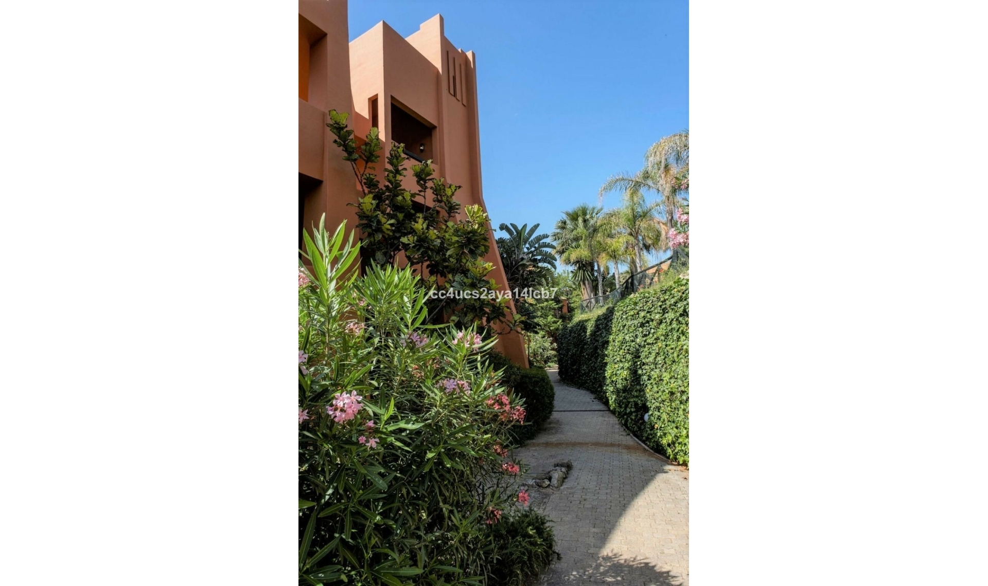Resale - Apartment -
Estepona