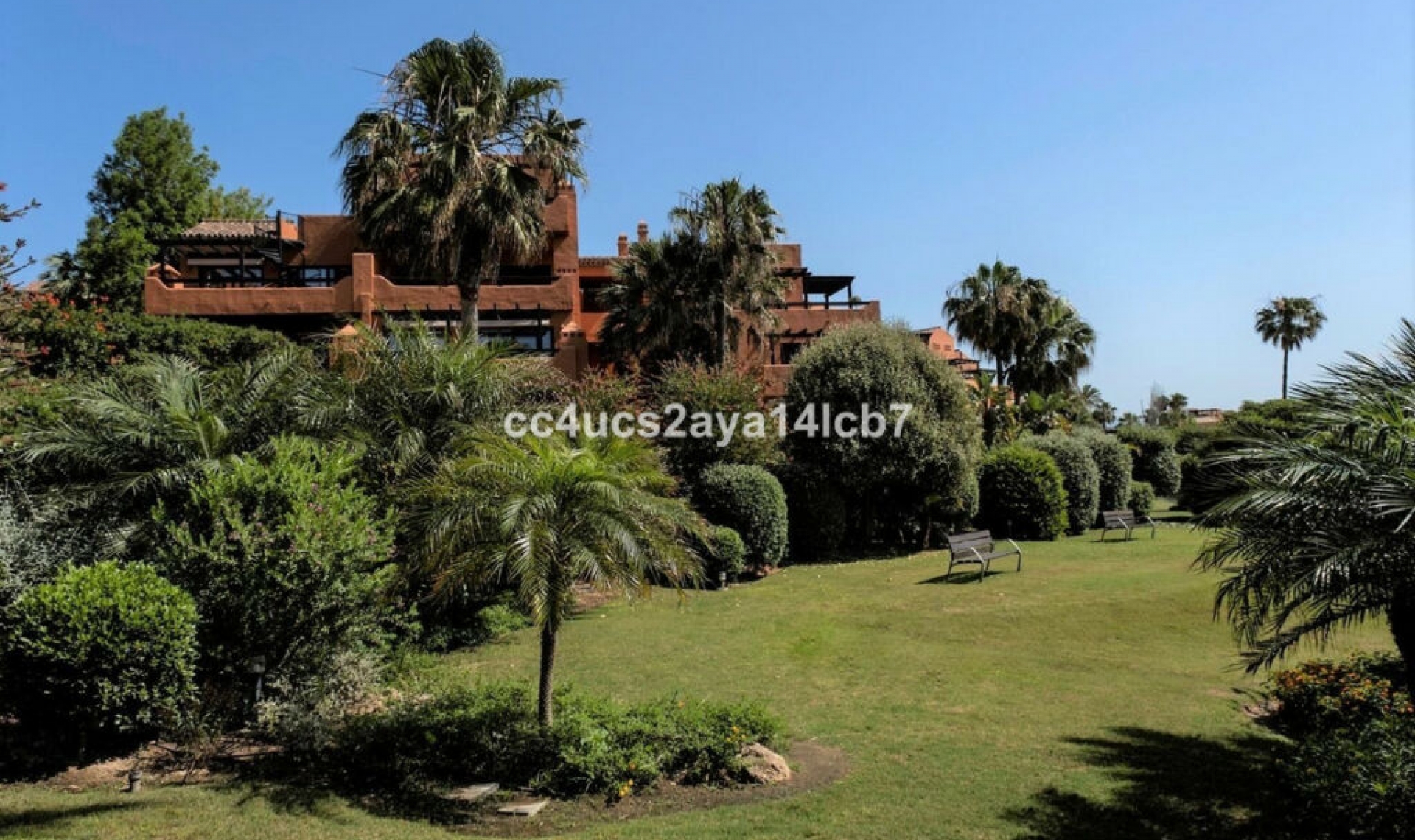 Resale - Apartment -
Estepona