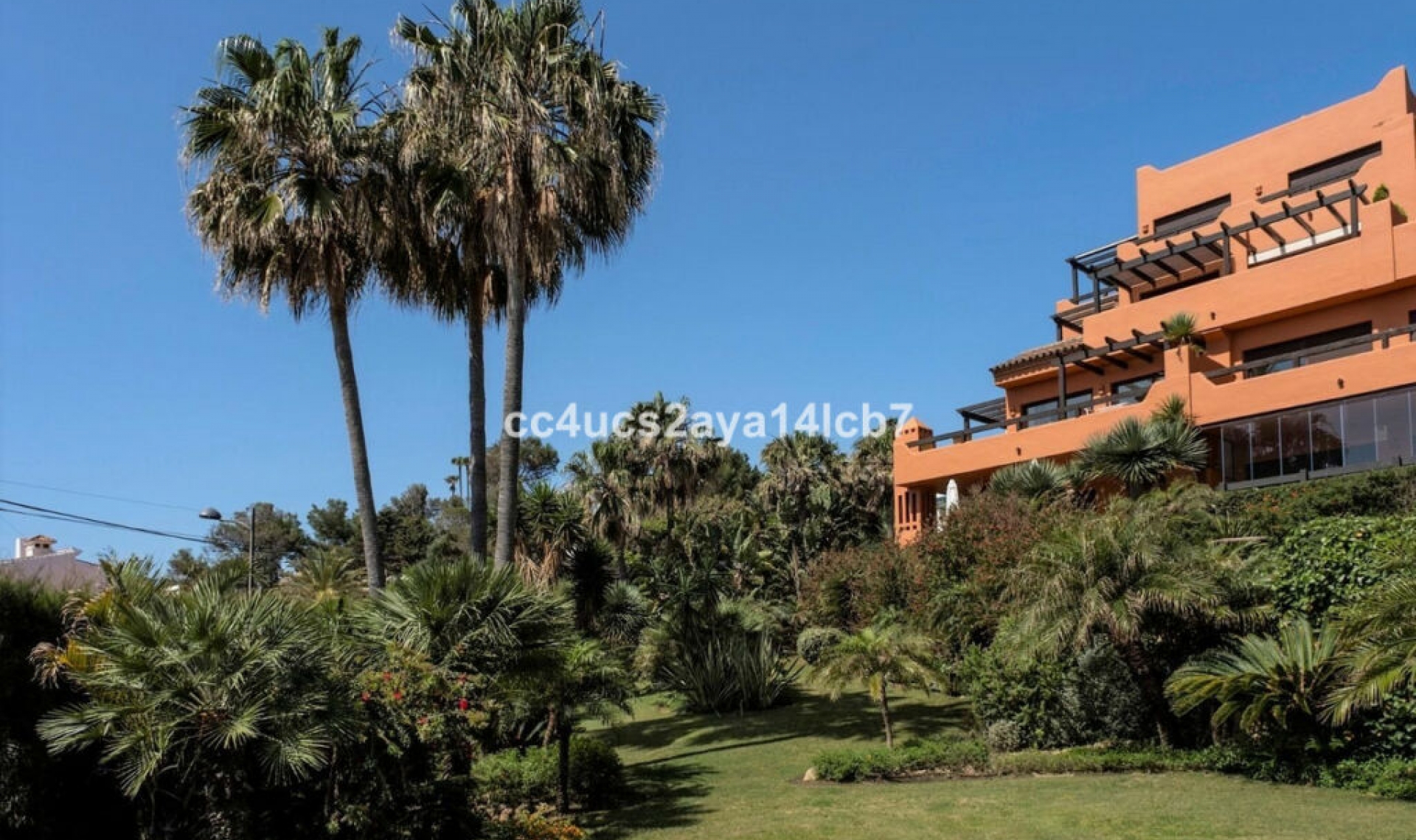 Resale - Apartment -
Estepona