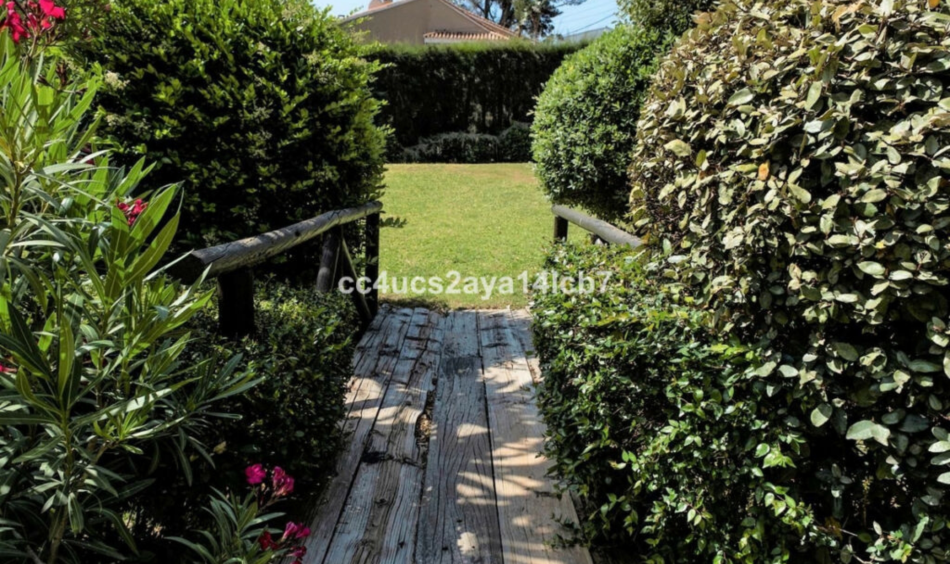 Resale - Apartment -
Estepona