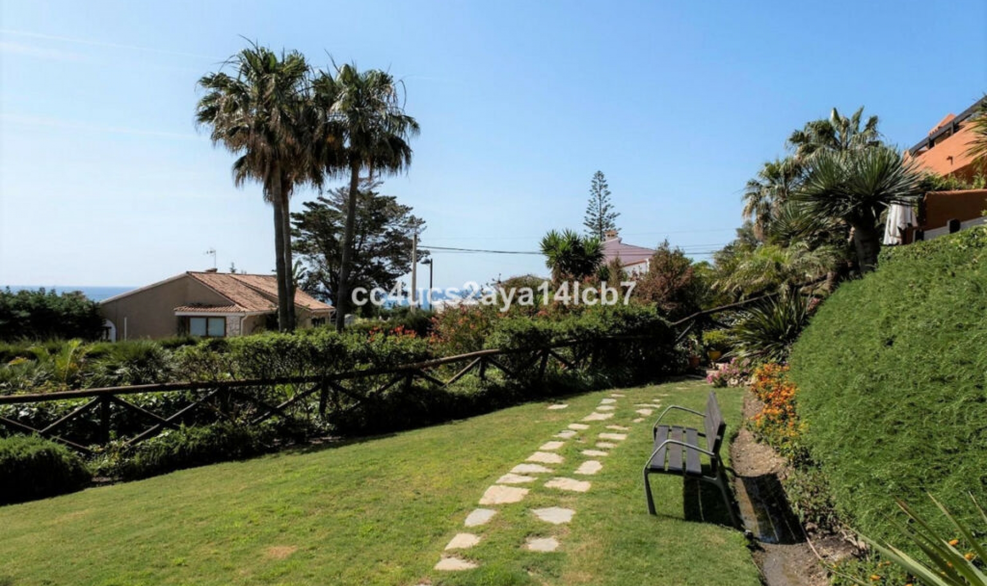 Resale - Apartment -
Estepona
