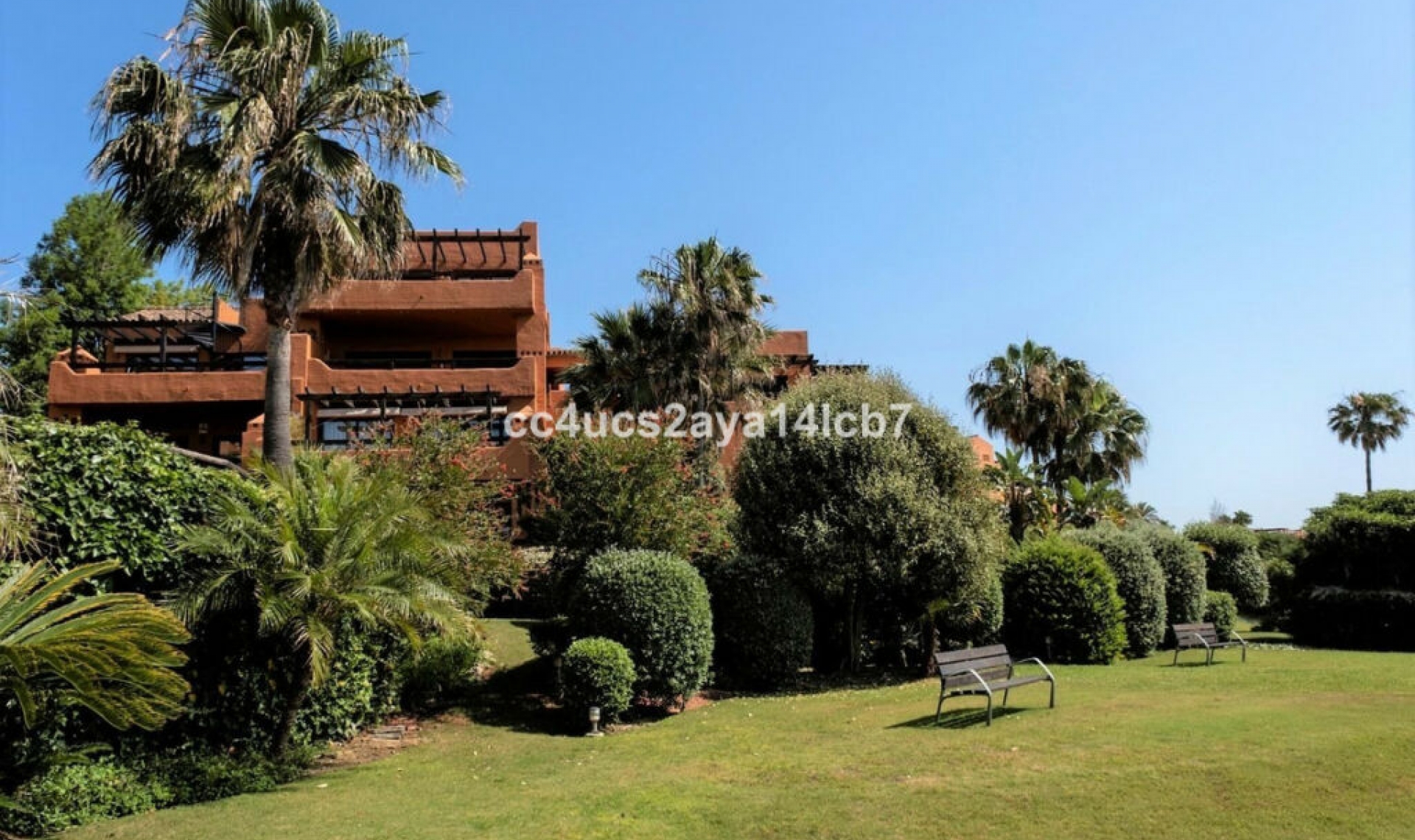 Resale - Apartment -
Estepona