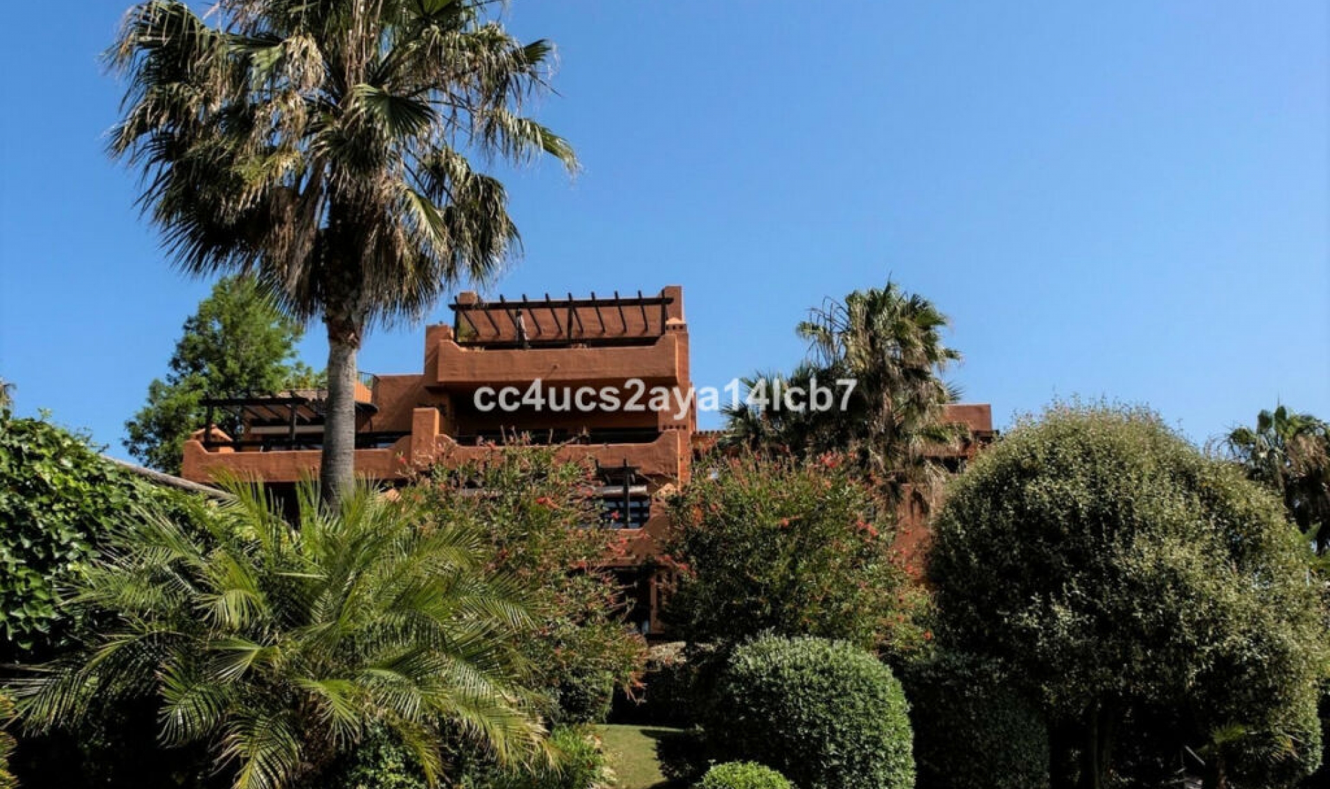 Resale - Apartment -
Estepona