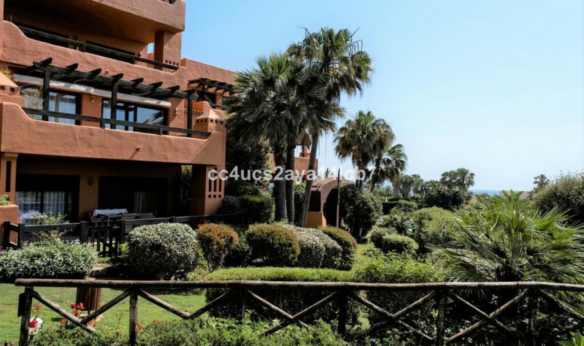 Resale - Apartment -
Estepona