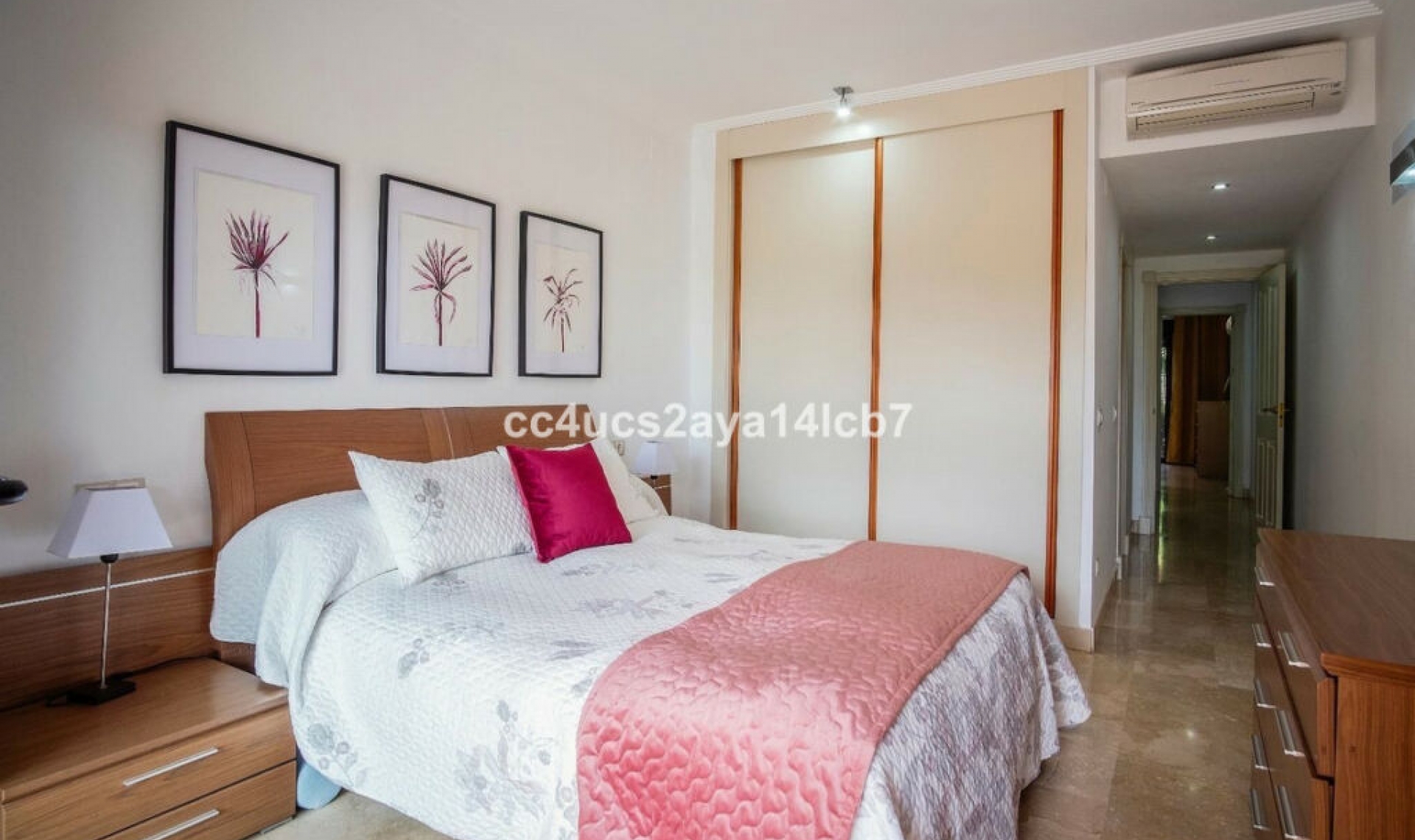 Resale - Apartment -
Estepona