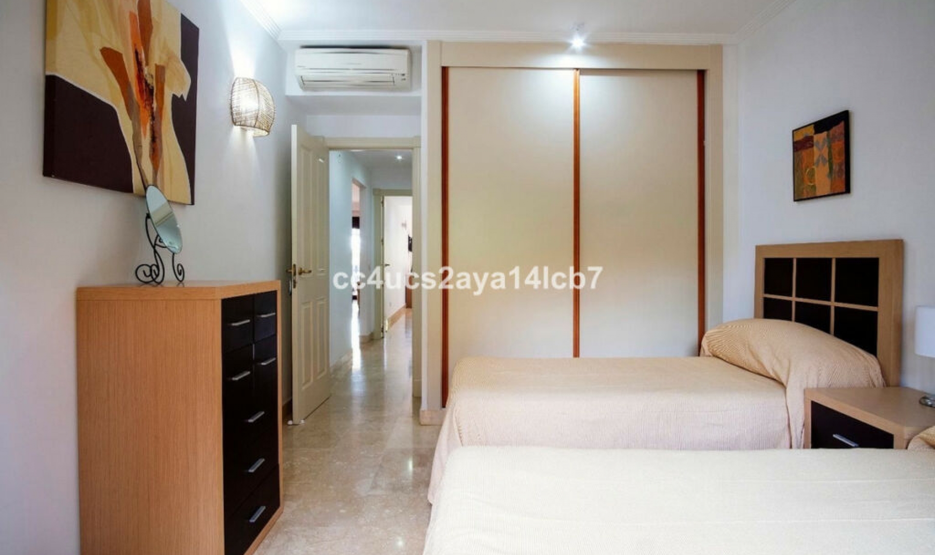 Resale - Apartment -
Estepona
