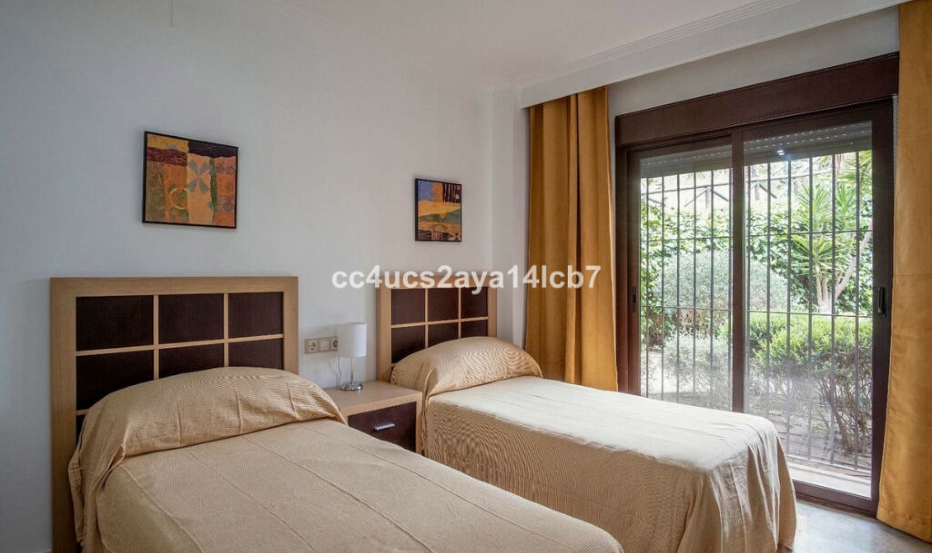 Resale - Apartment -
Estepona