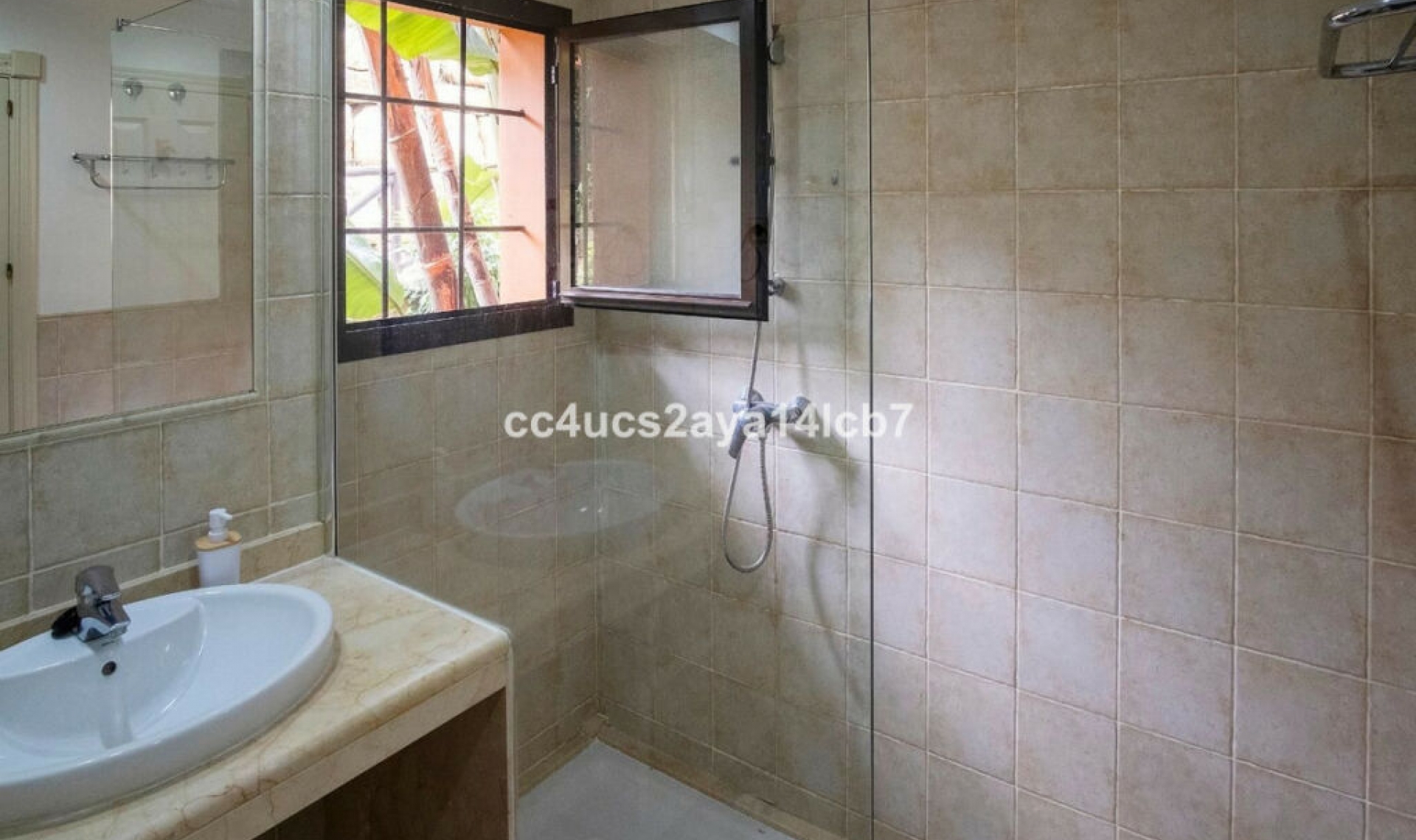 Resale - Apartment -
Estepona