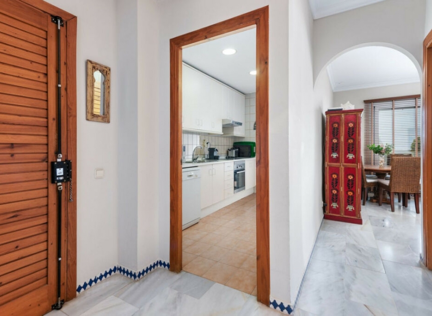 Resale - Apartment -
Estepona