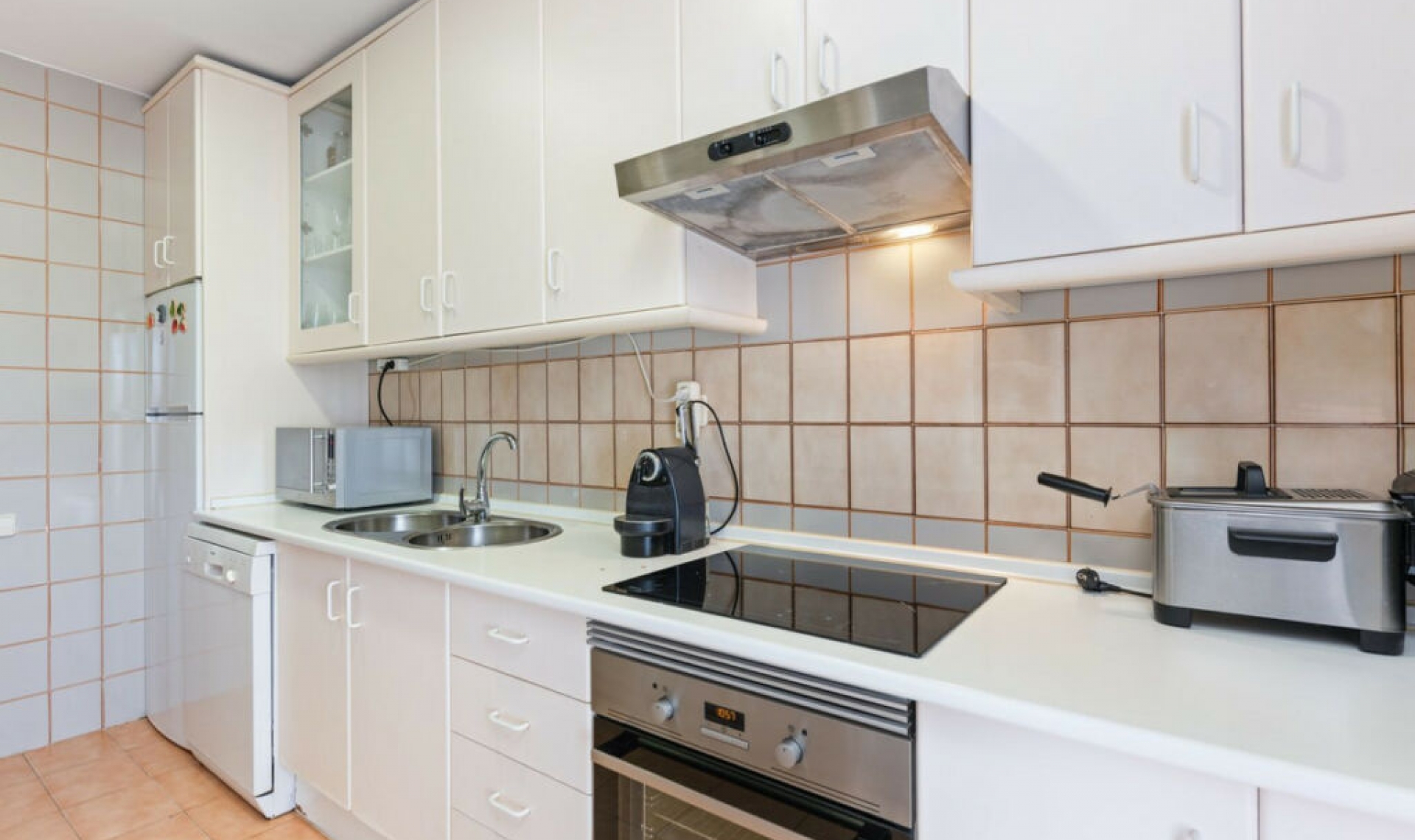 Resale - Apartment -
Estepona