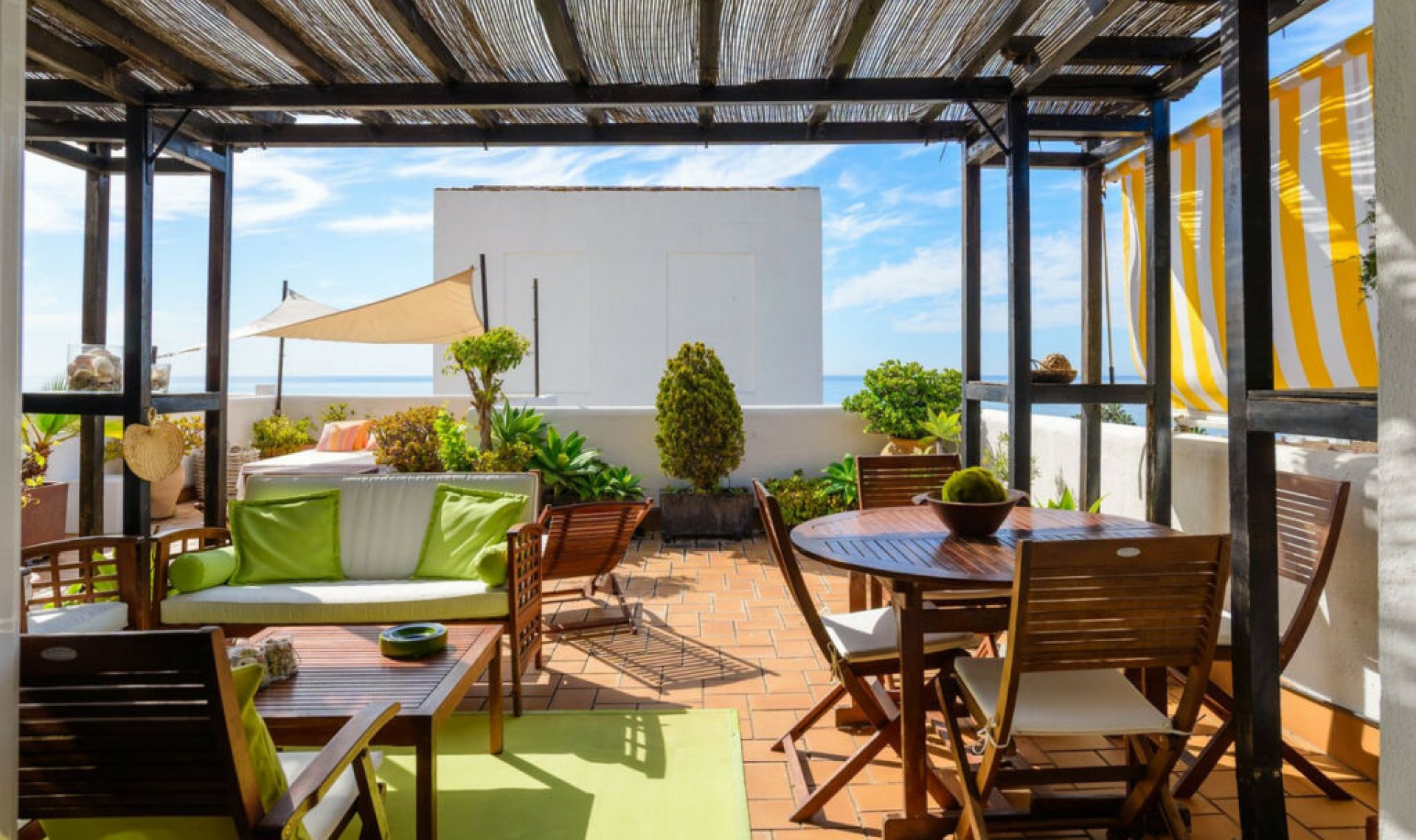 Resale - Apartment -
Estepona