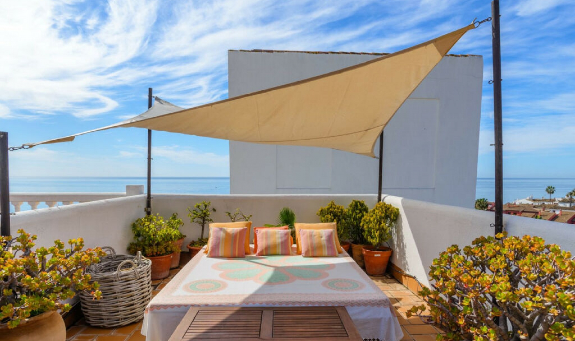 Resale - Apartment -
Estepona