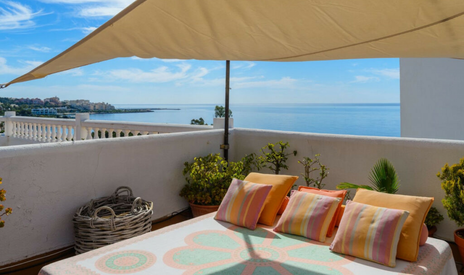 Resale - Apartment -
Estepona