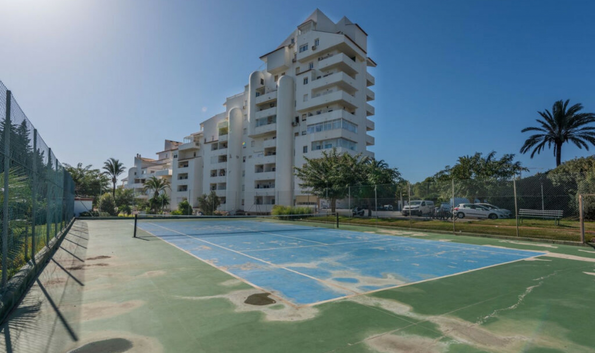 Resale - Apartment -
Estepona