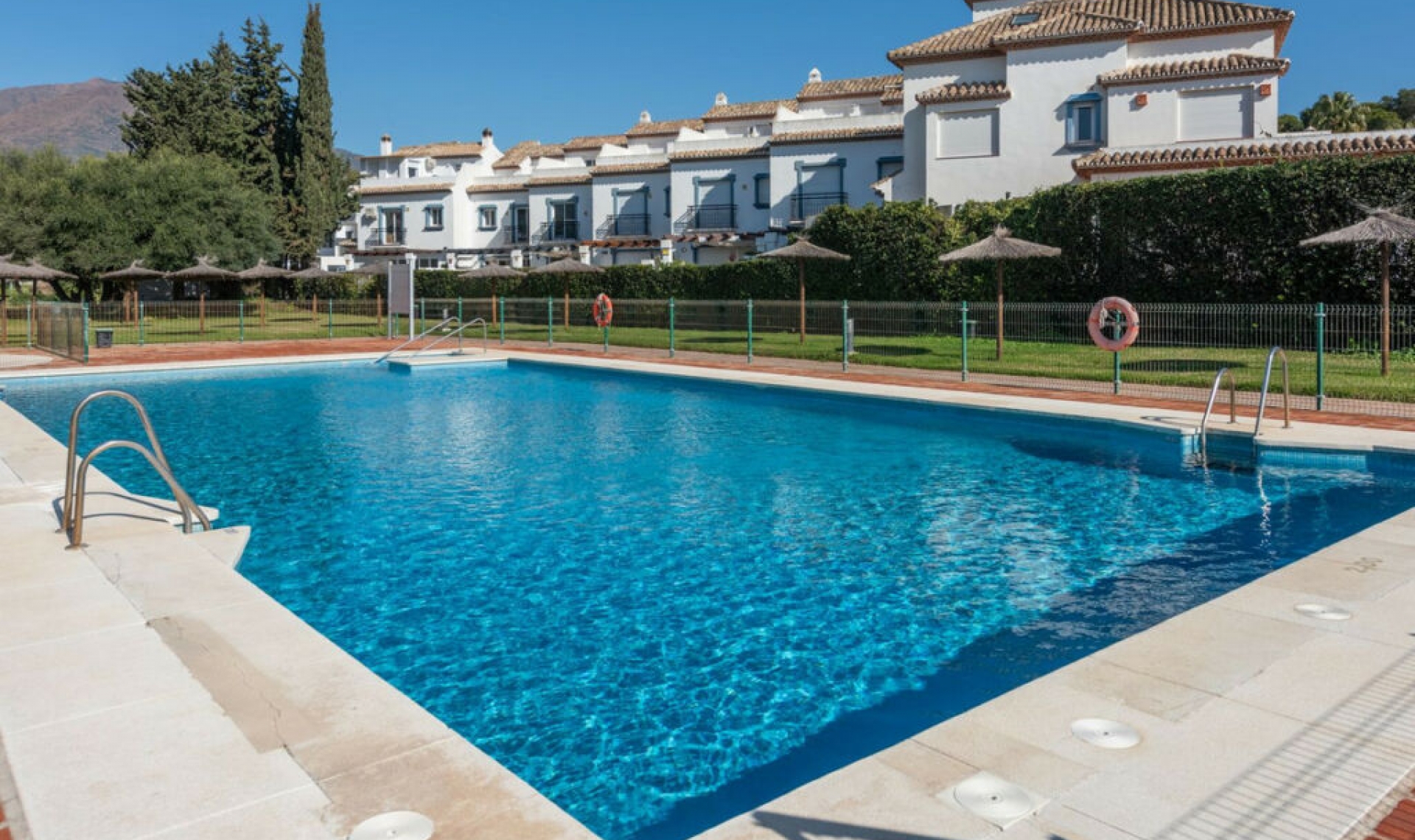 Resale - Apartment -
Estepona