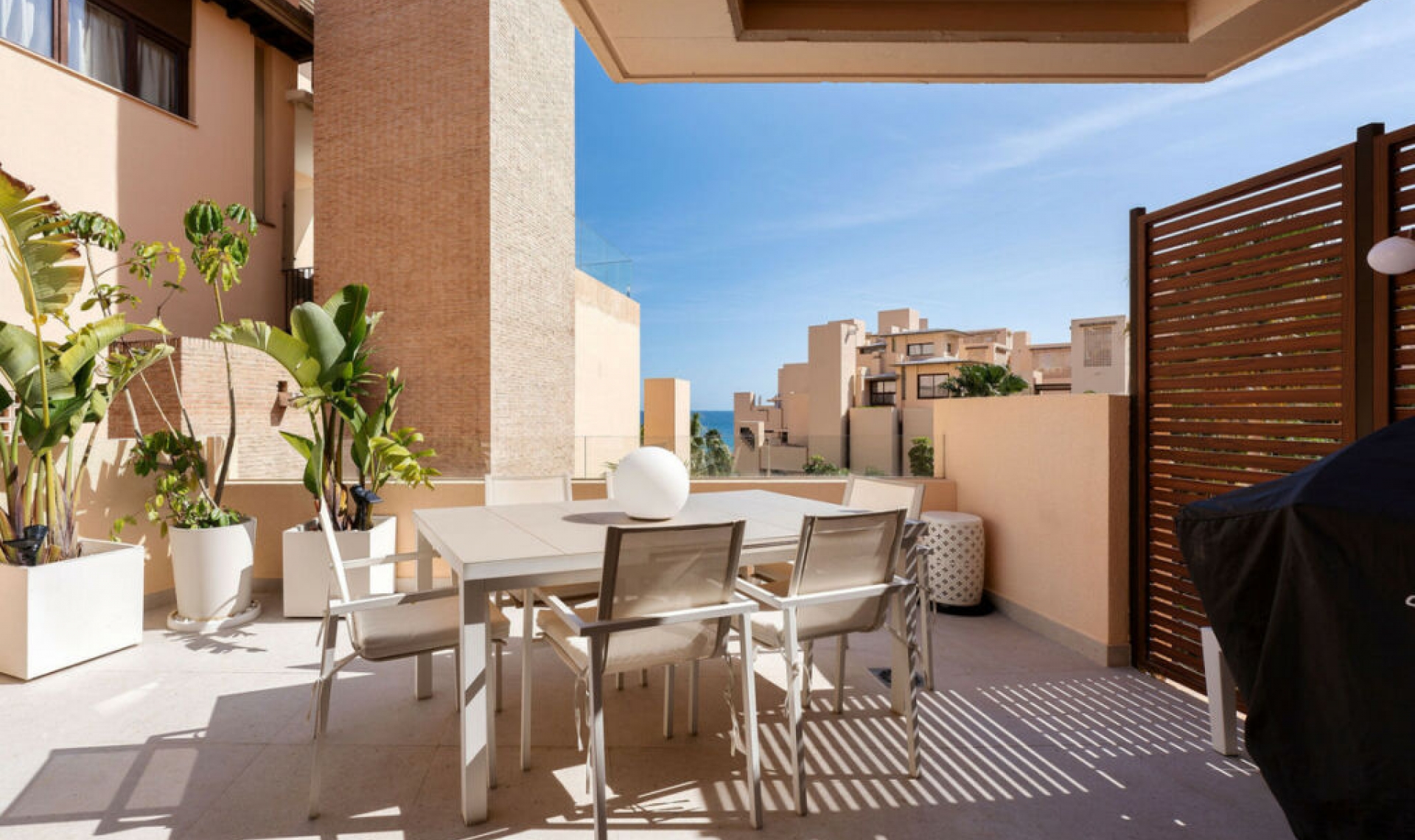 Resale - Apartment -
Estepona
