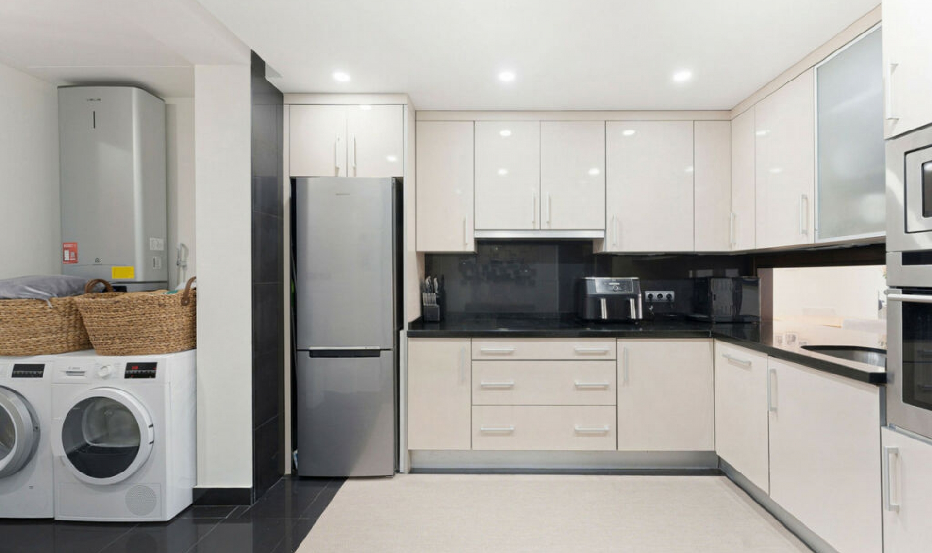 Resale - Apartment -
Estepona