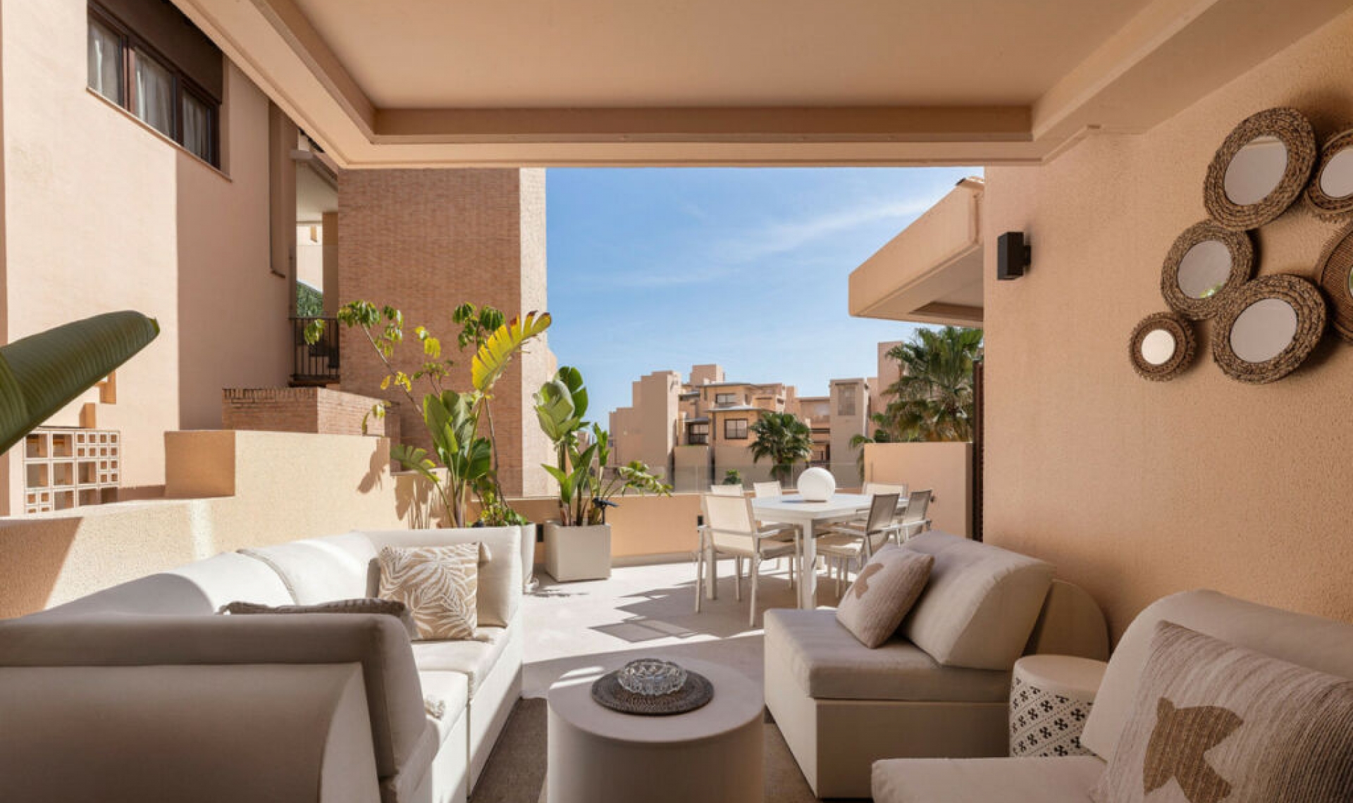 Resale - Apartment -
Estepona
