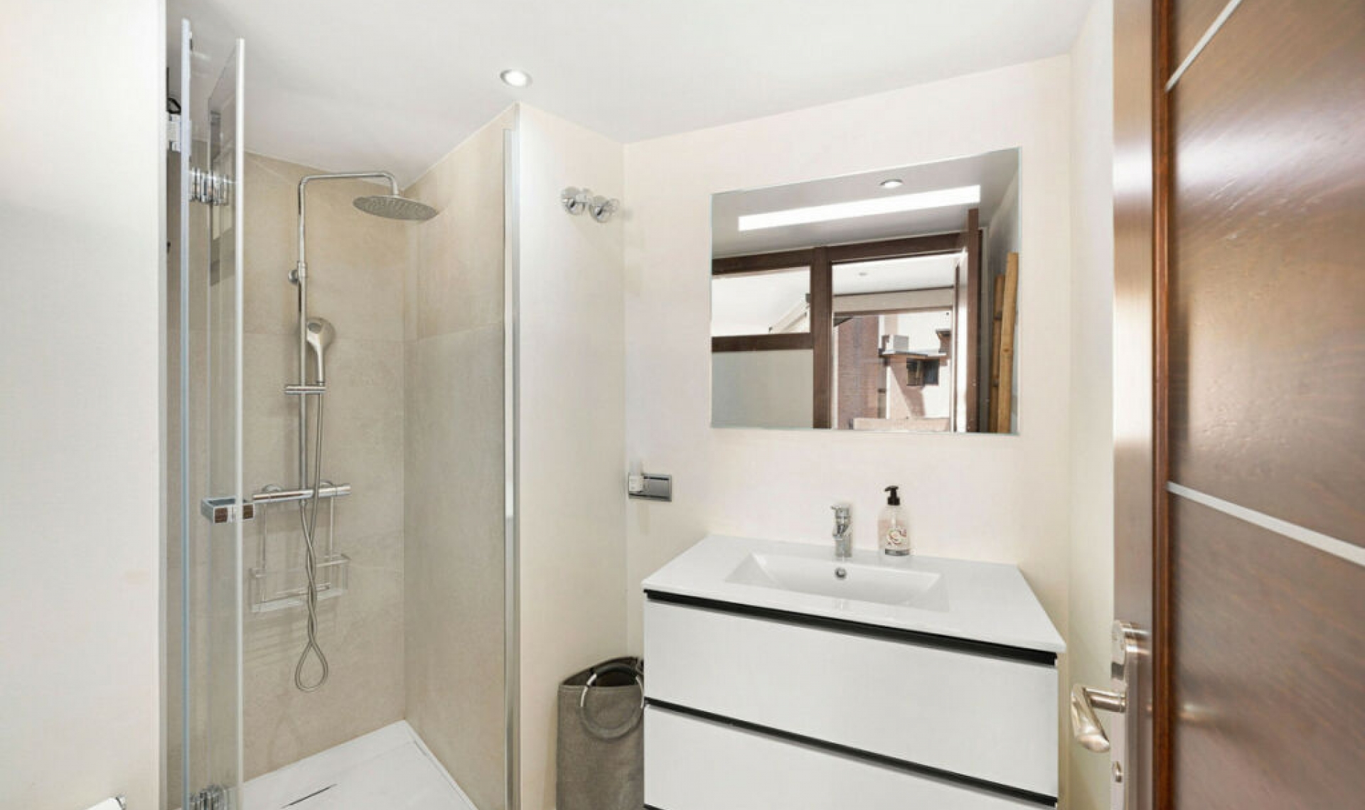 Resale - Apartment -
Estepona