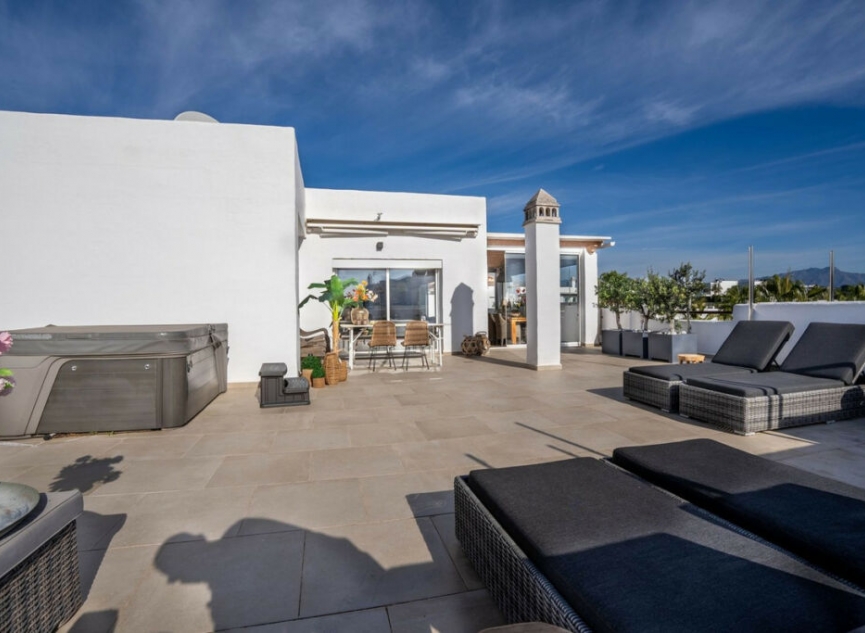 Resale - Apartment -
Estepona