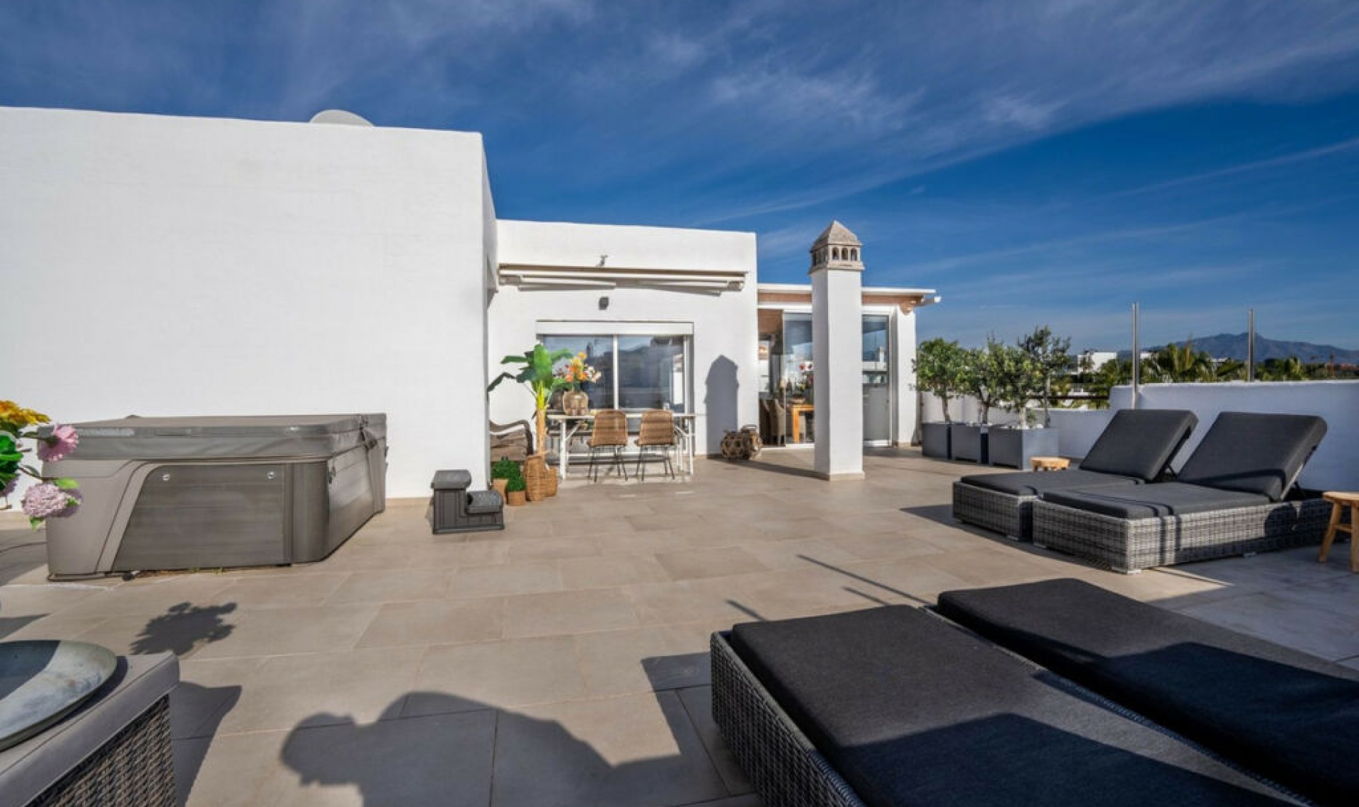 Resale - Apartment -
Estepona