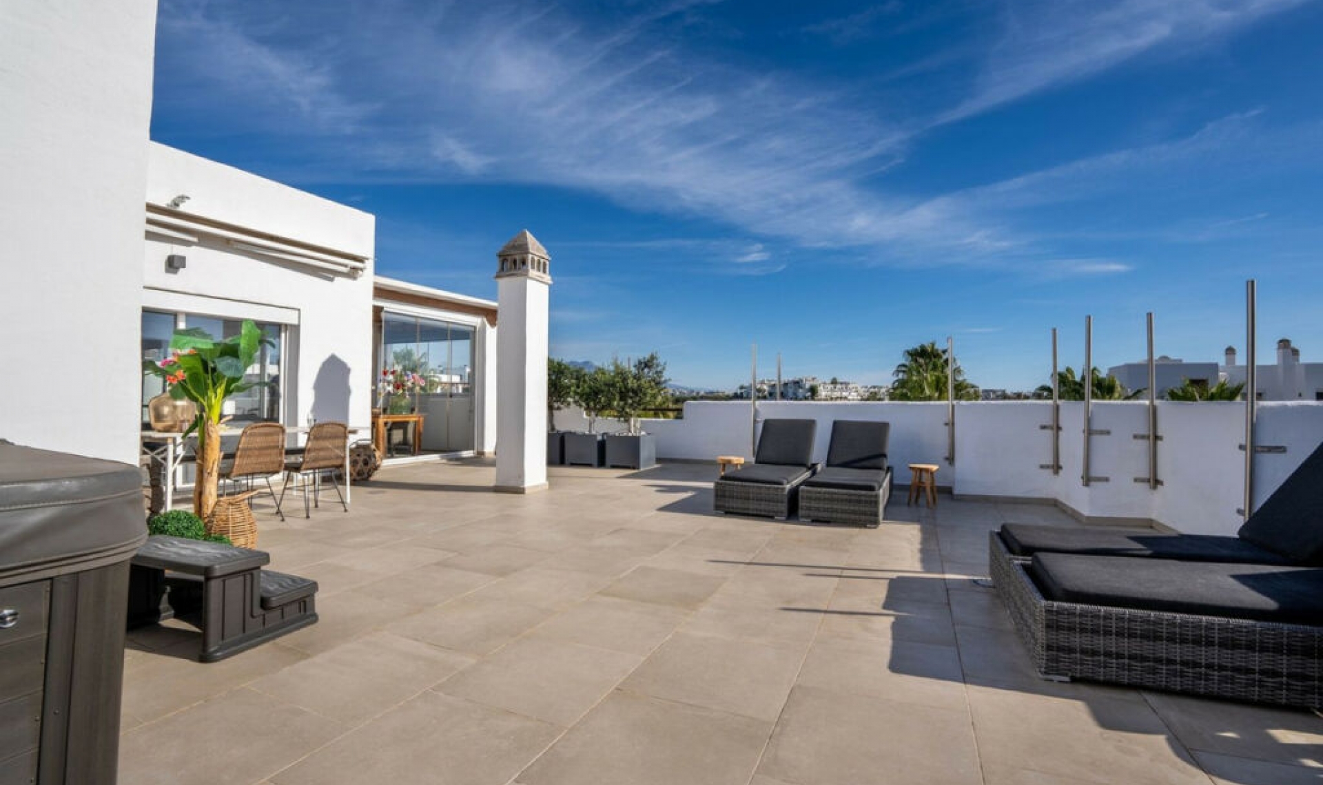 Resale - Apartment -
Estepona