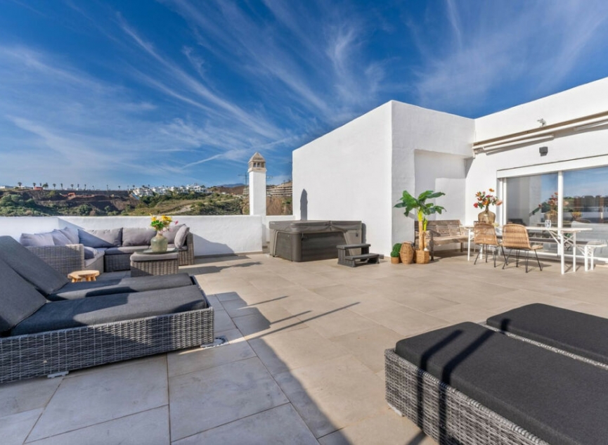 Resale - Apartment -
Estepona