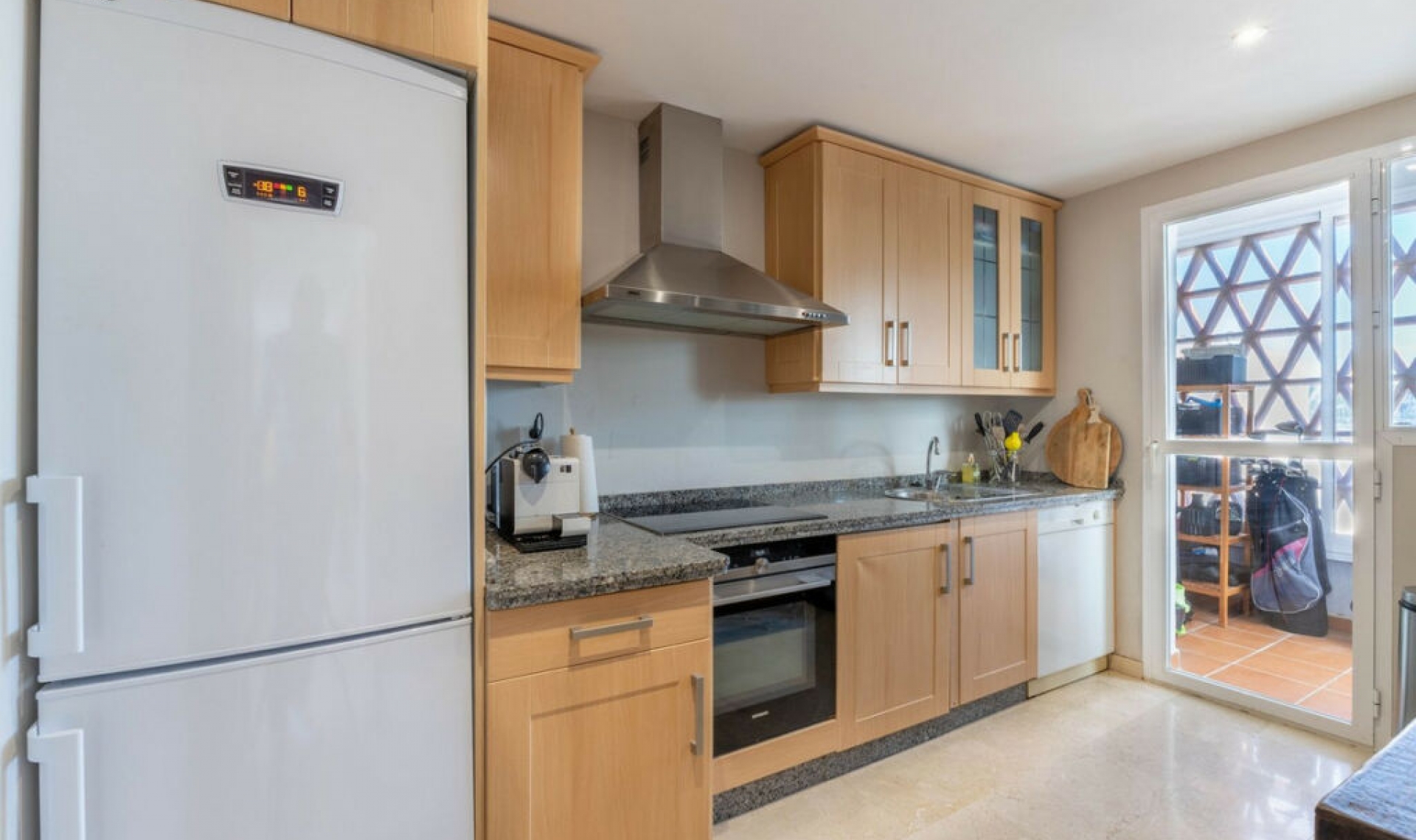Resale - Apartment -
Estepona