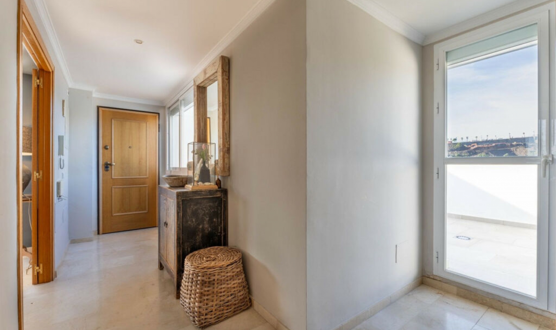 Resale - Apartment -
Estepona