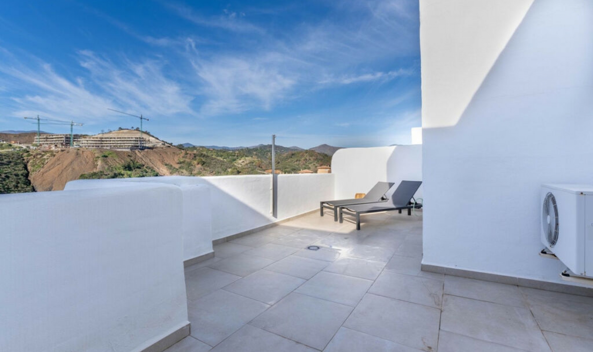 Resale - Apartment -
Estepona