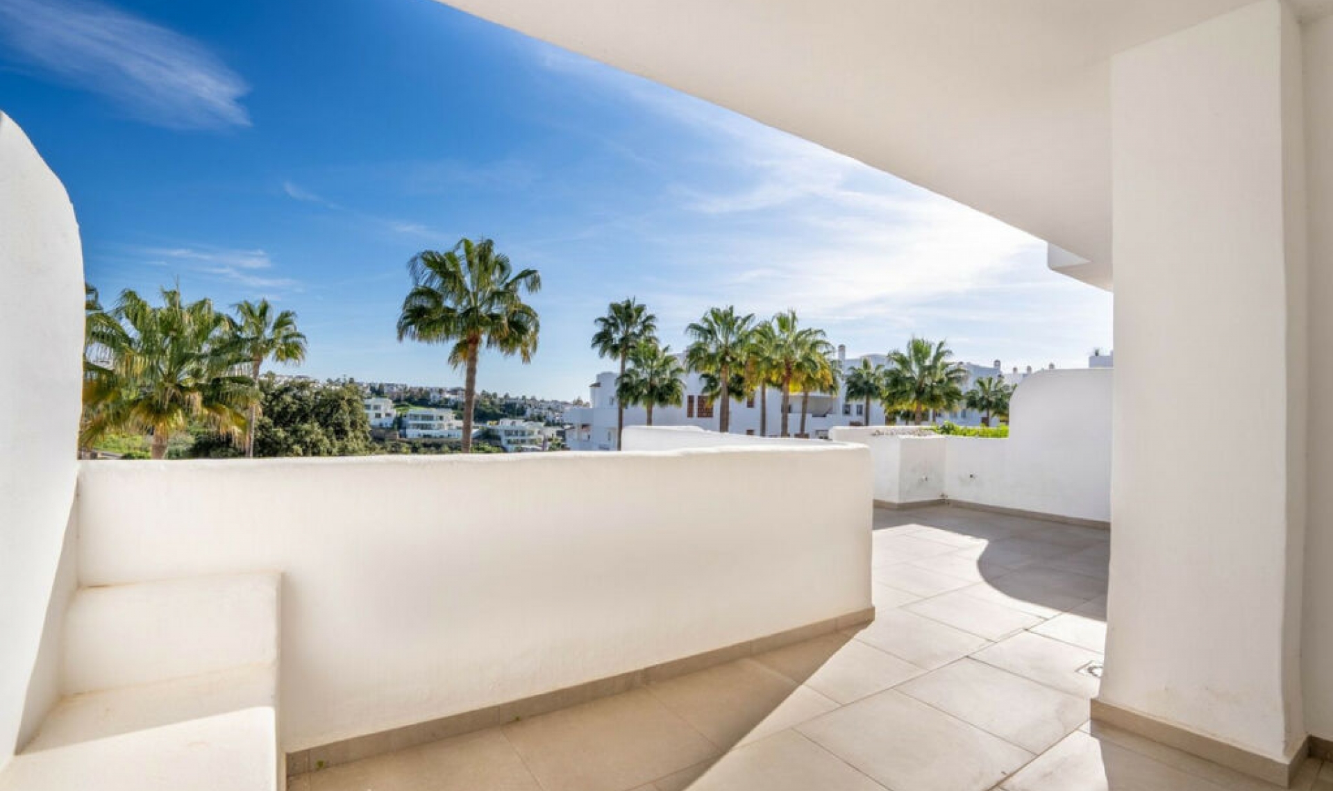Resale - Apartment -
Estepona