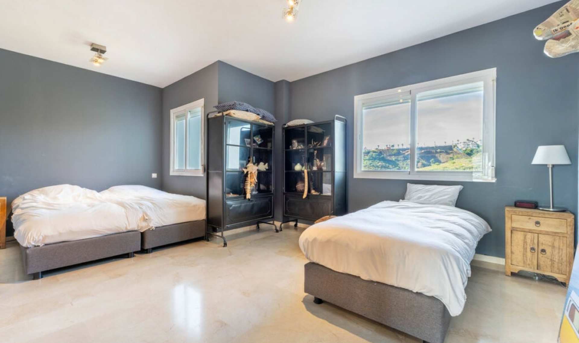 Resale - Apartment -
Estepona